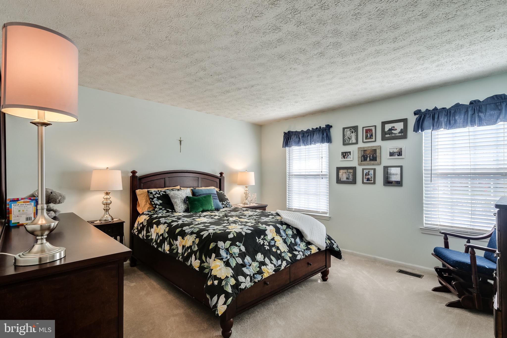 KINGS GRANT - Residential