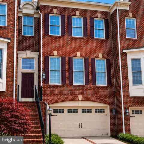 Townhouse For Sale - 43757 Bent Creek Terrace<br/> Loudoun County, LEESBURG, VA 20176