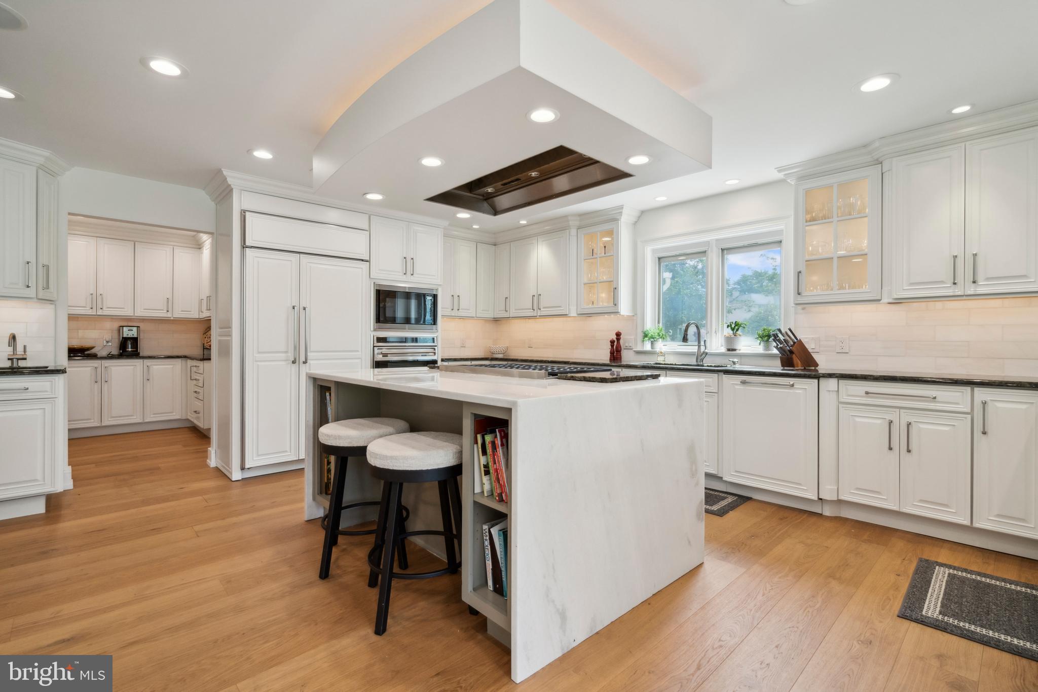 LONG LANE FARMS 3 - Residential