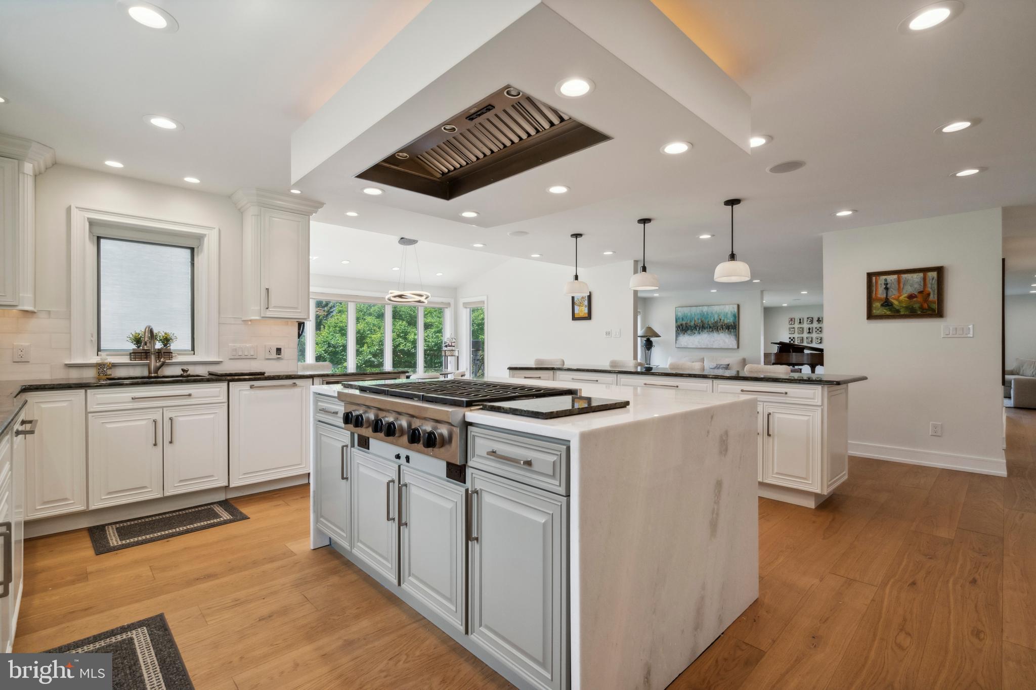 LONG LANE FARMS 3 - Residential