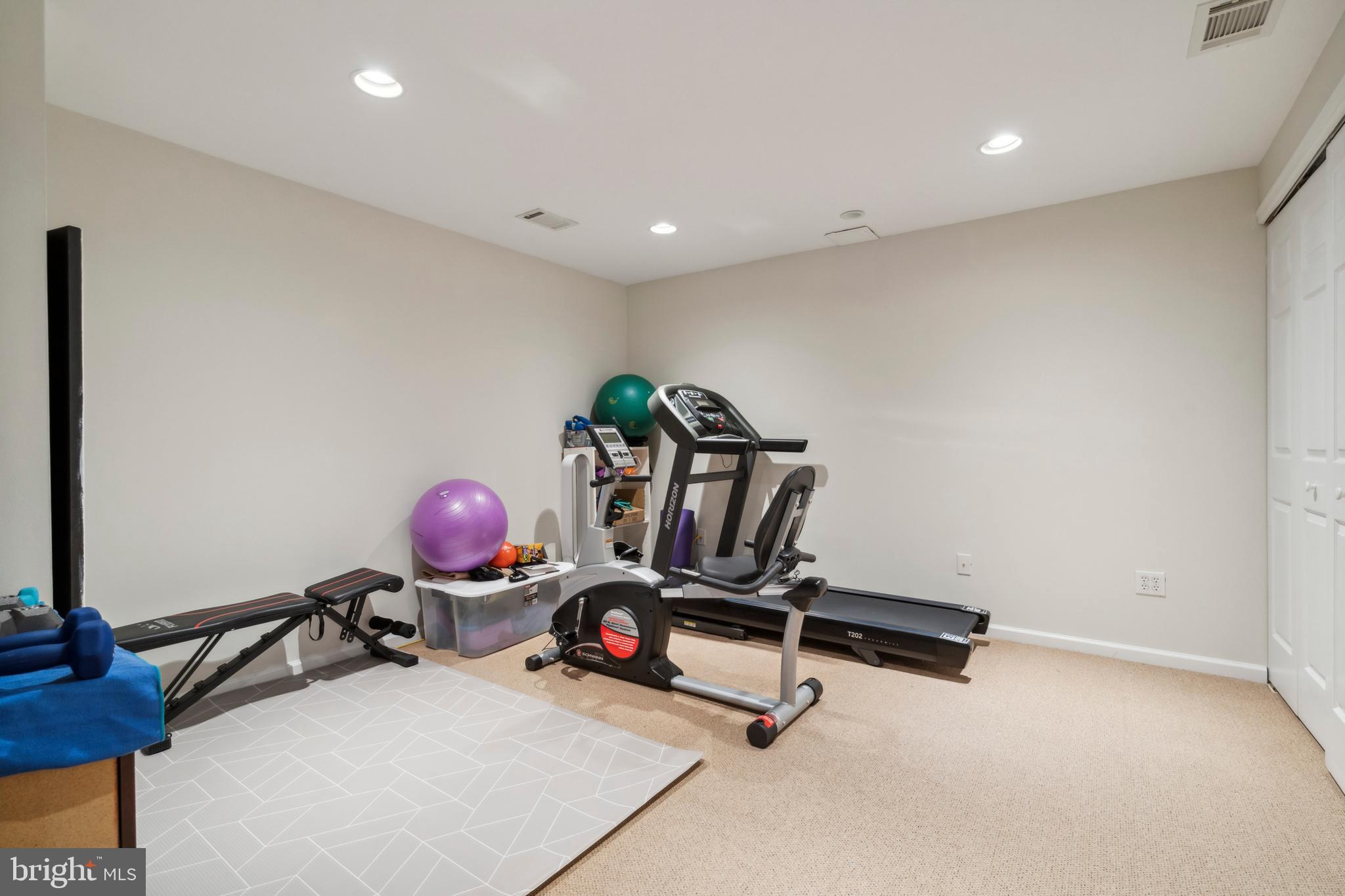 LONG LANE FARMS 3 - Residential