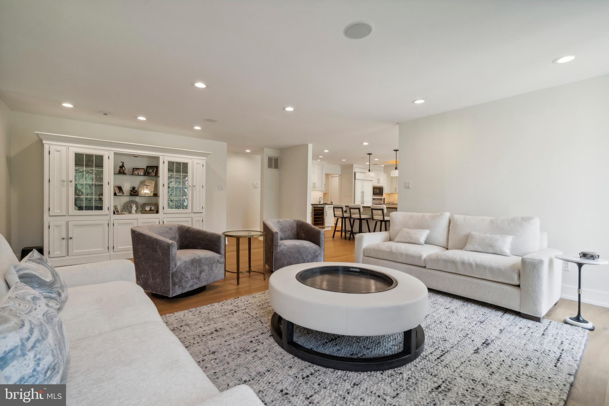 LONG LANE FARMS 3 - Residential