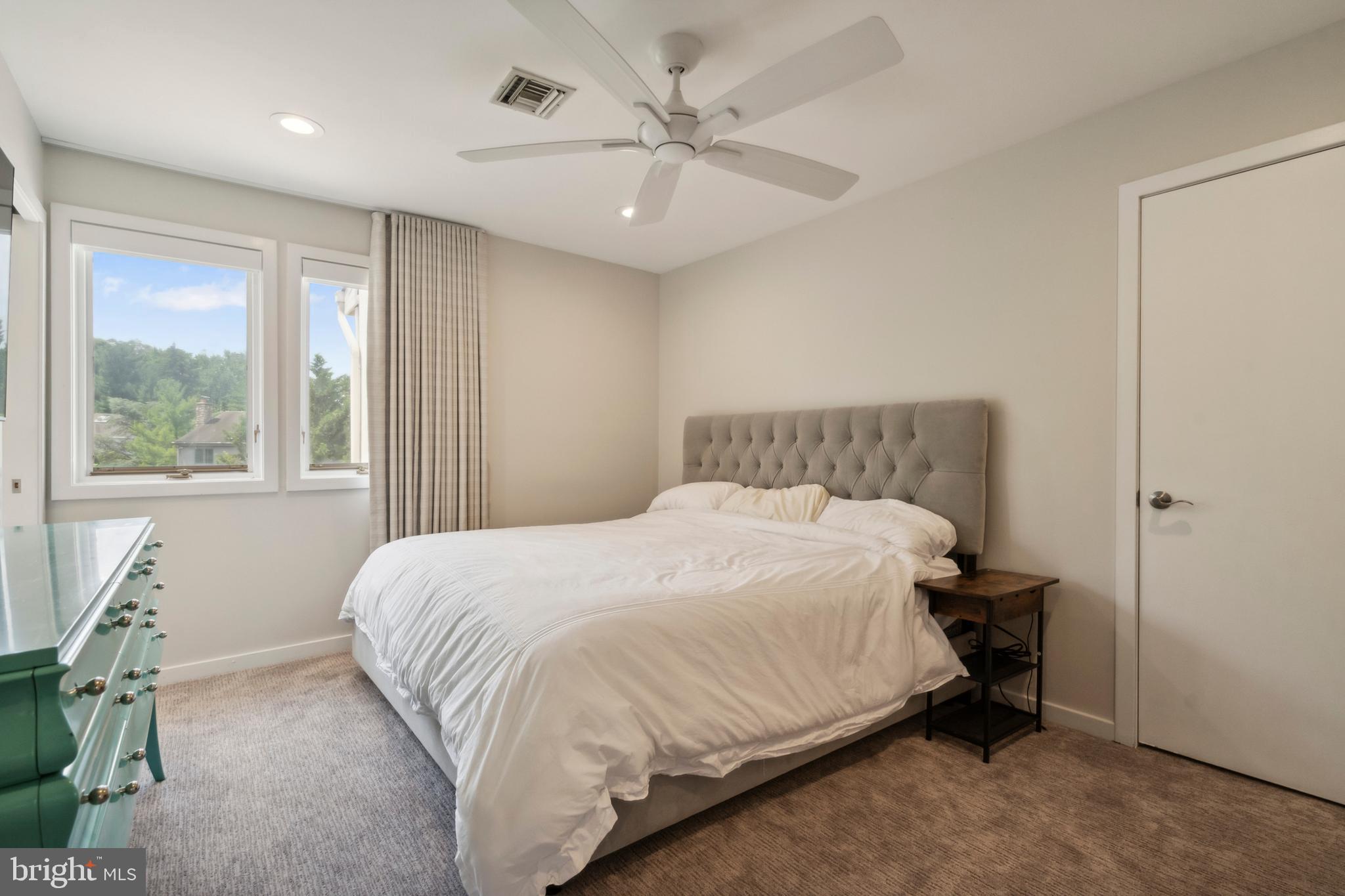 LONG LANE FARMS 3 - Residential