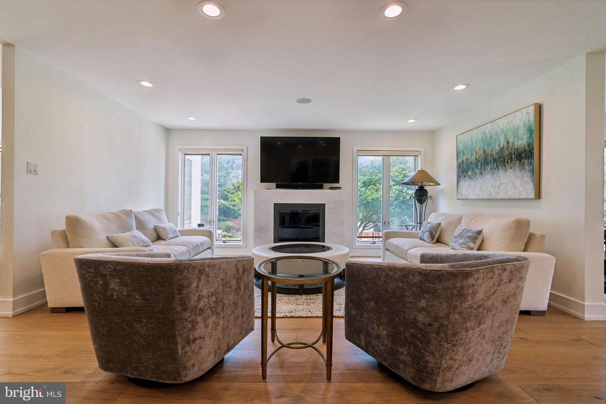 LONG LANE FARMS 3 - Residential