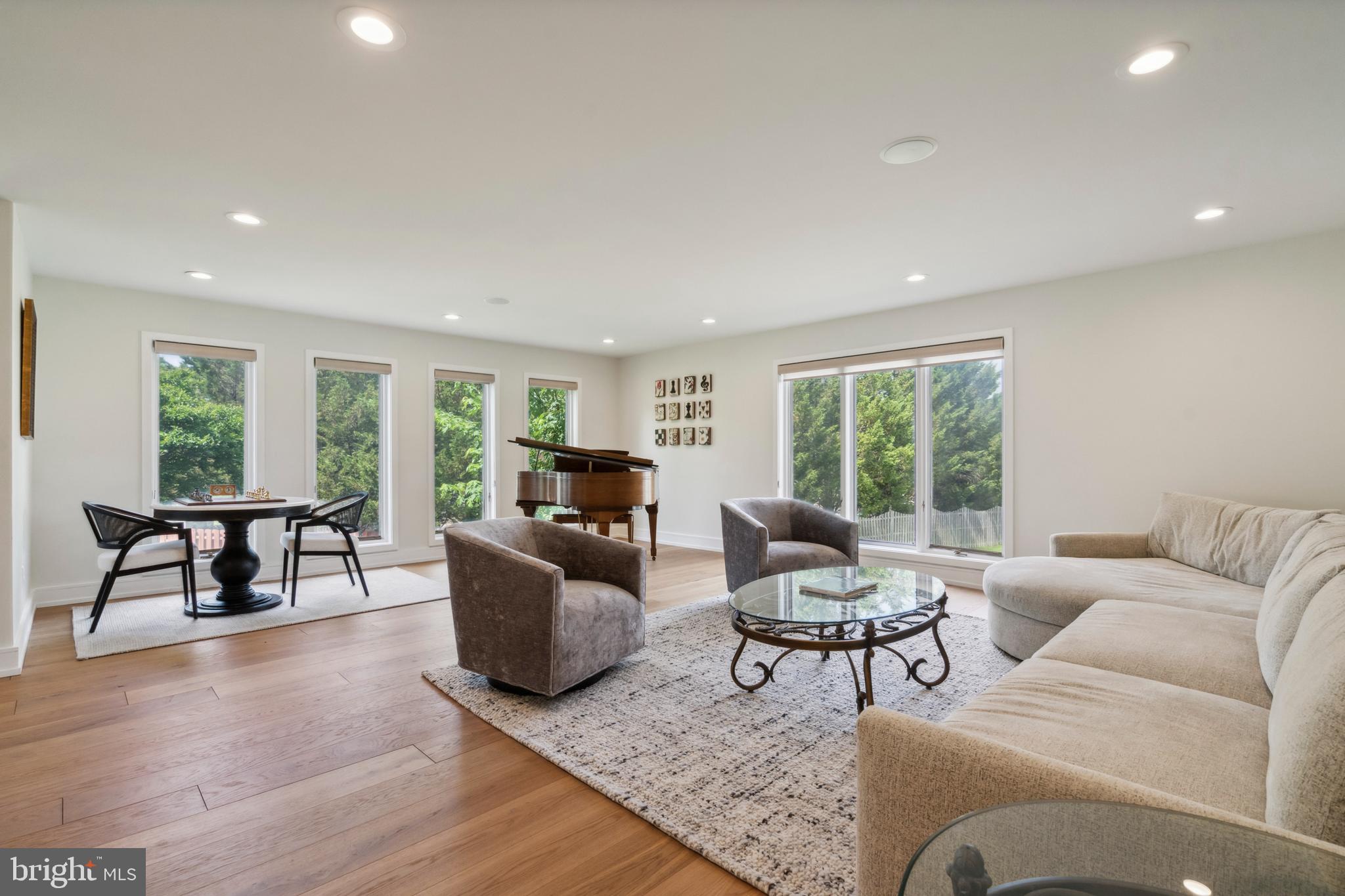 LONG LANE FARMS 3 - Residential