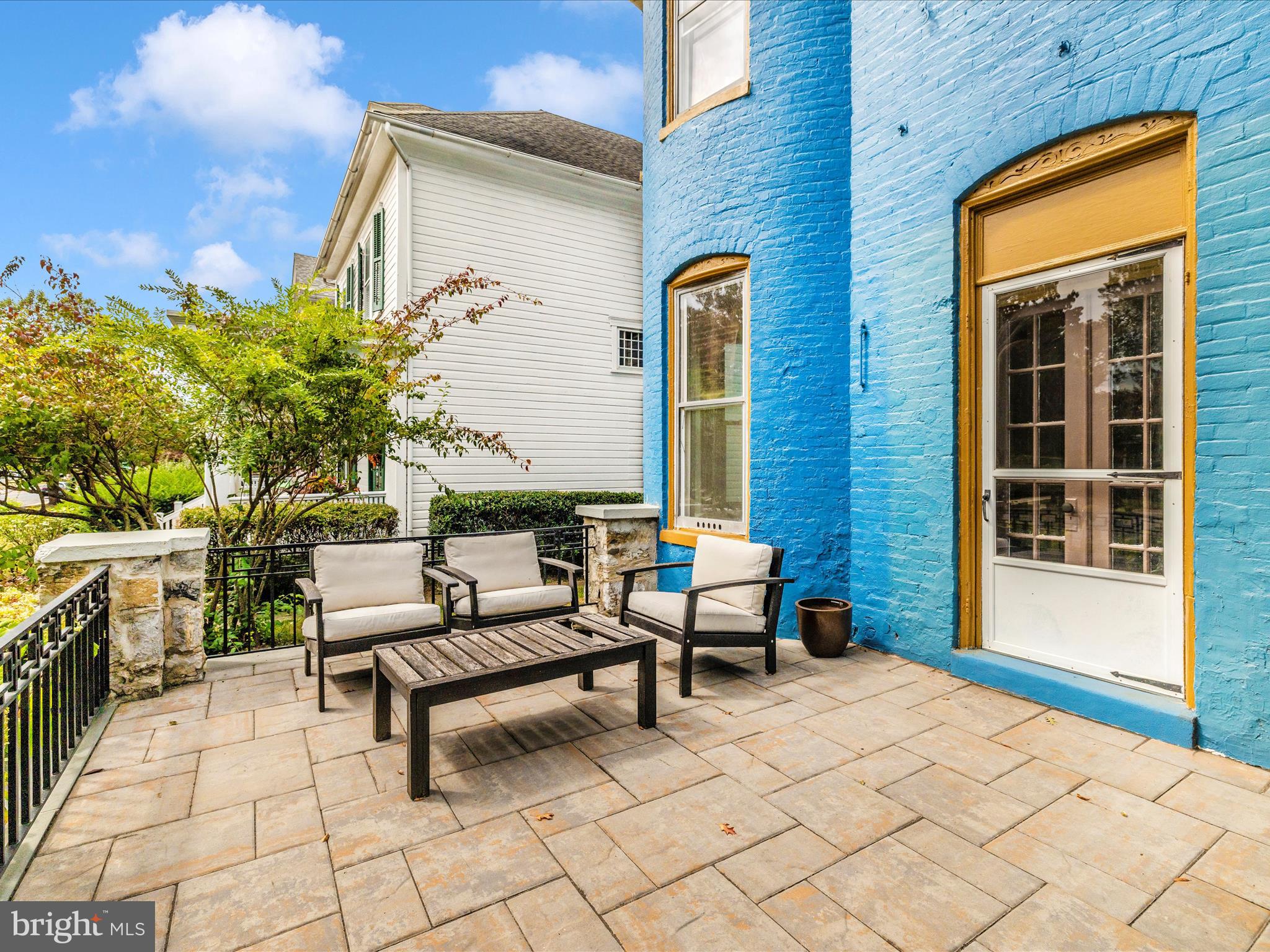 NORTH END - Residential