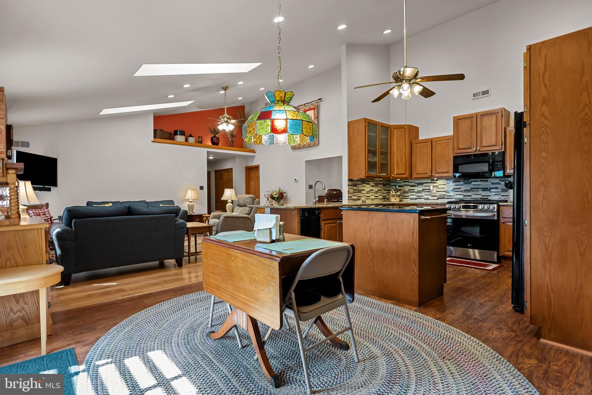 MAGNOLIA HILL - Residential