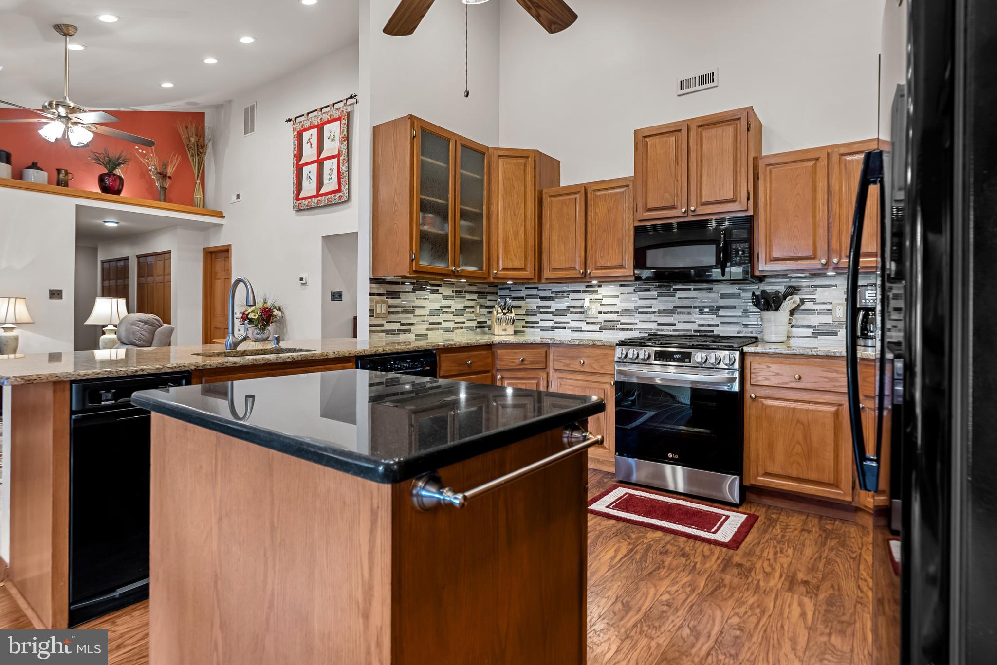 MAGNOLIA HILL - Residential