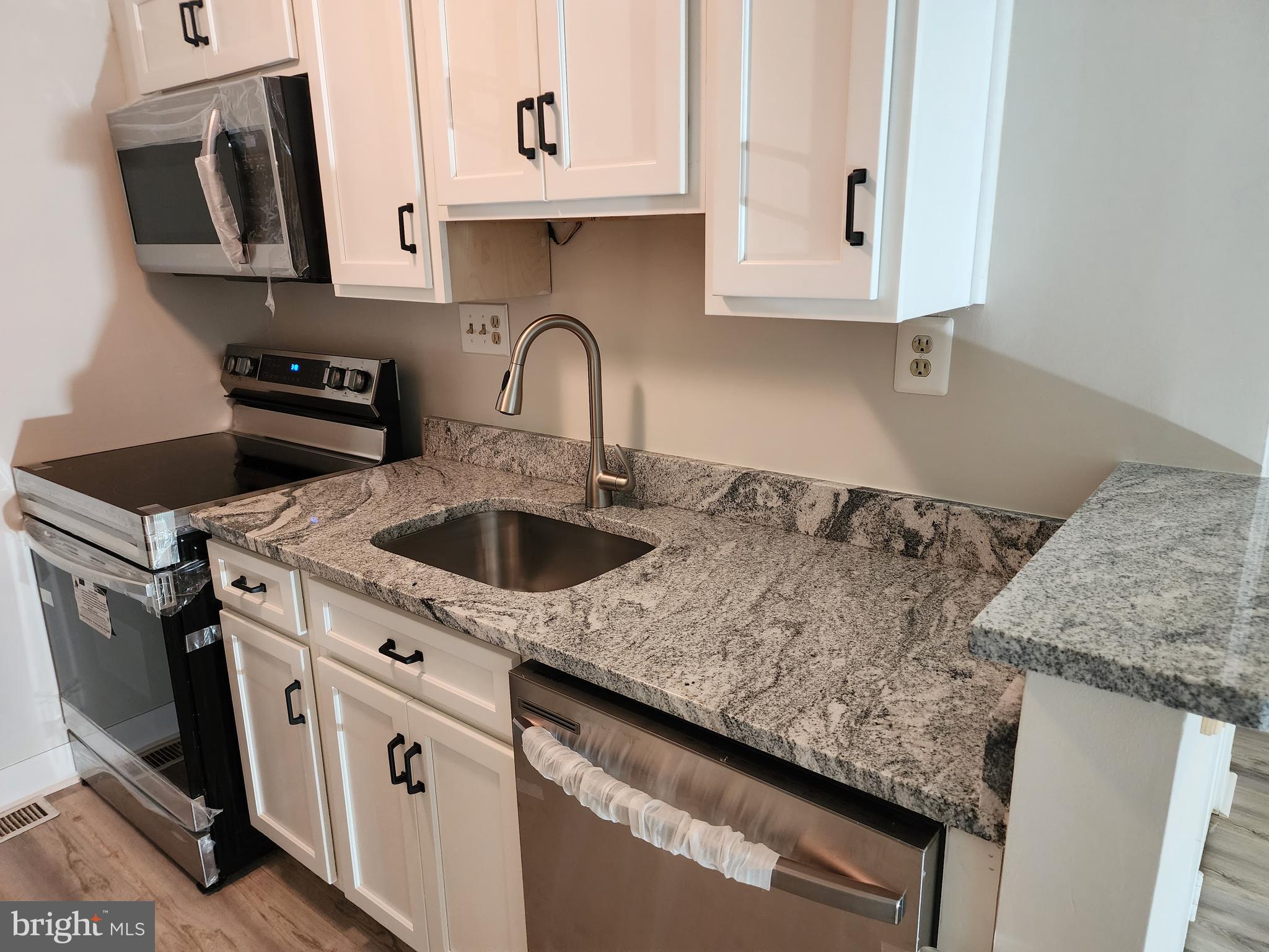 CHRISTOPHER COURT - Residential Lease