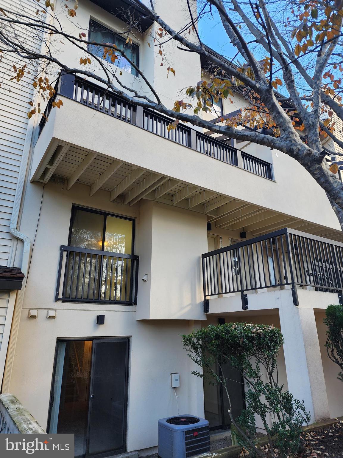 CHRISTOPHER COURT - Residential Lease