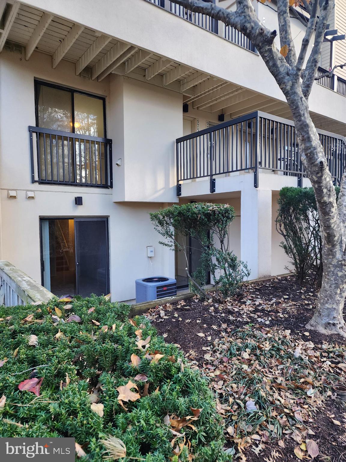 CHRISTOPHER COURT - Residential Lease