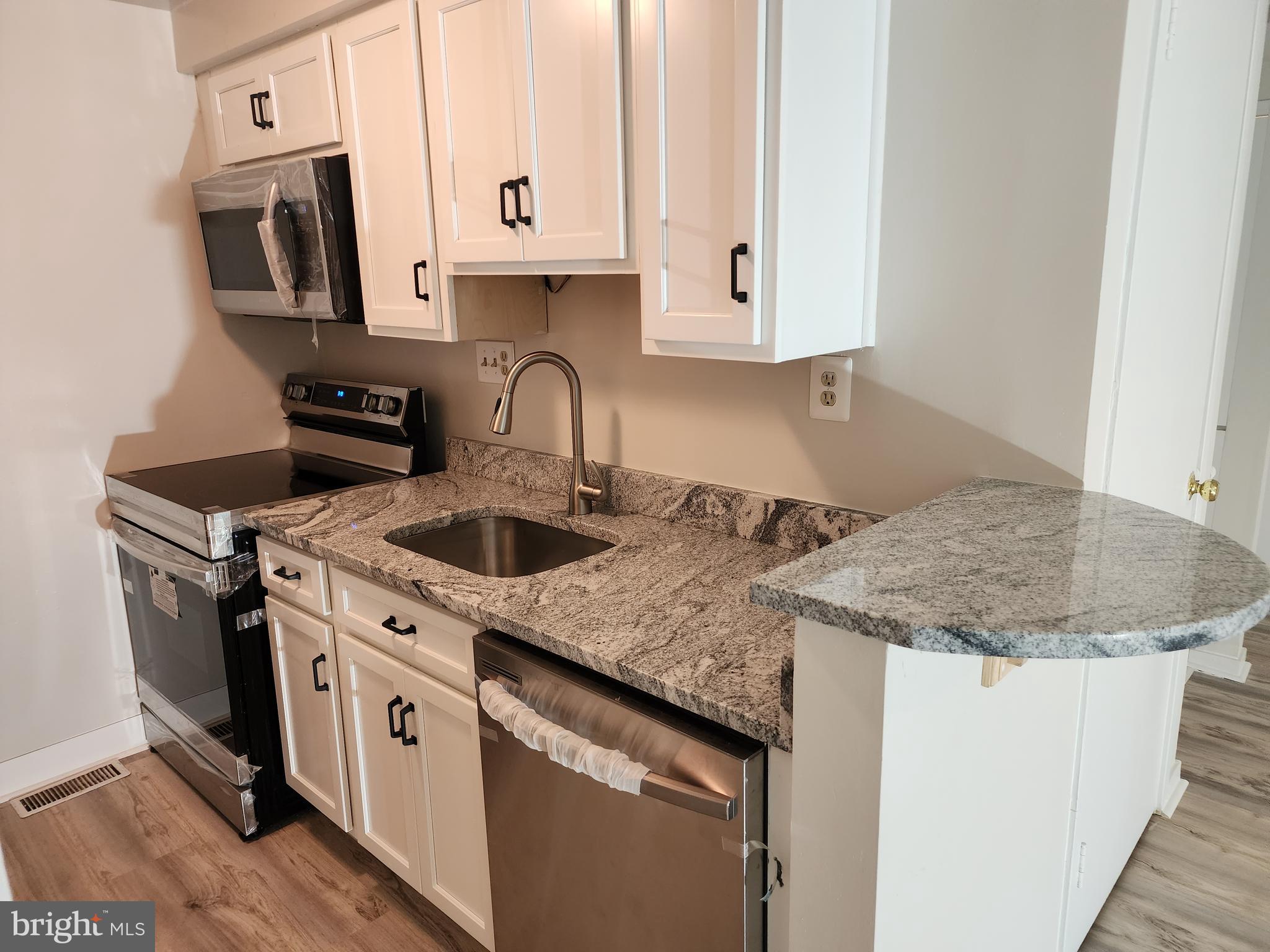 CHRISTOPHER COURT - Residential Lease