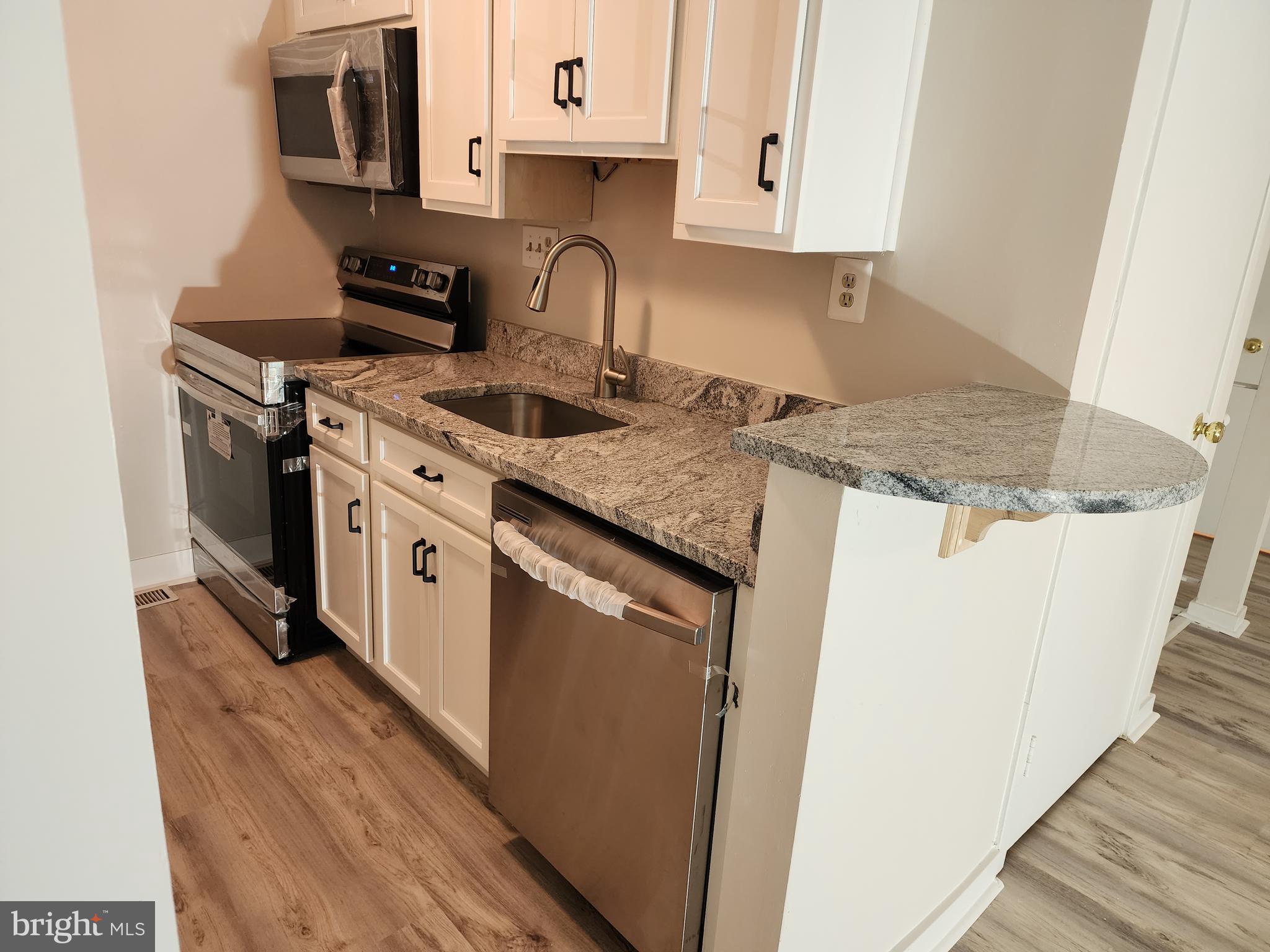 CHRISTOPHER COURT - Residential Lease