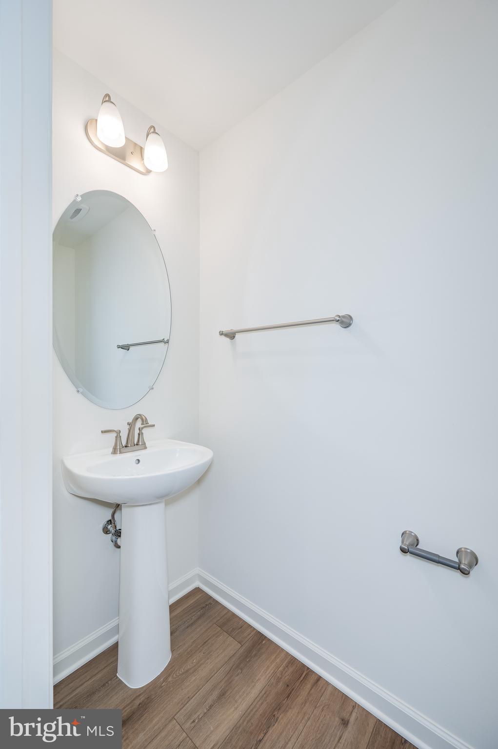 OVERLOOK AT RIVERSIDE TOWNHOMES - Residential Lease