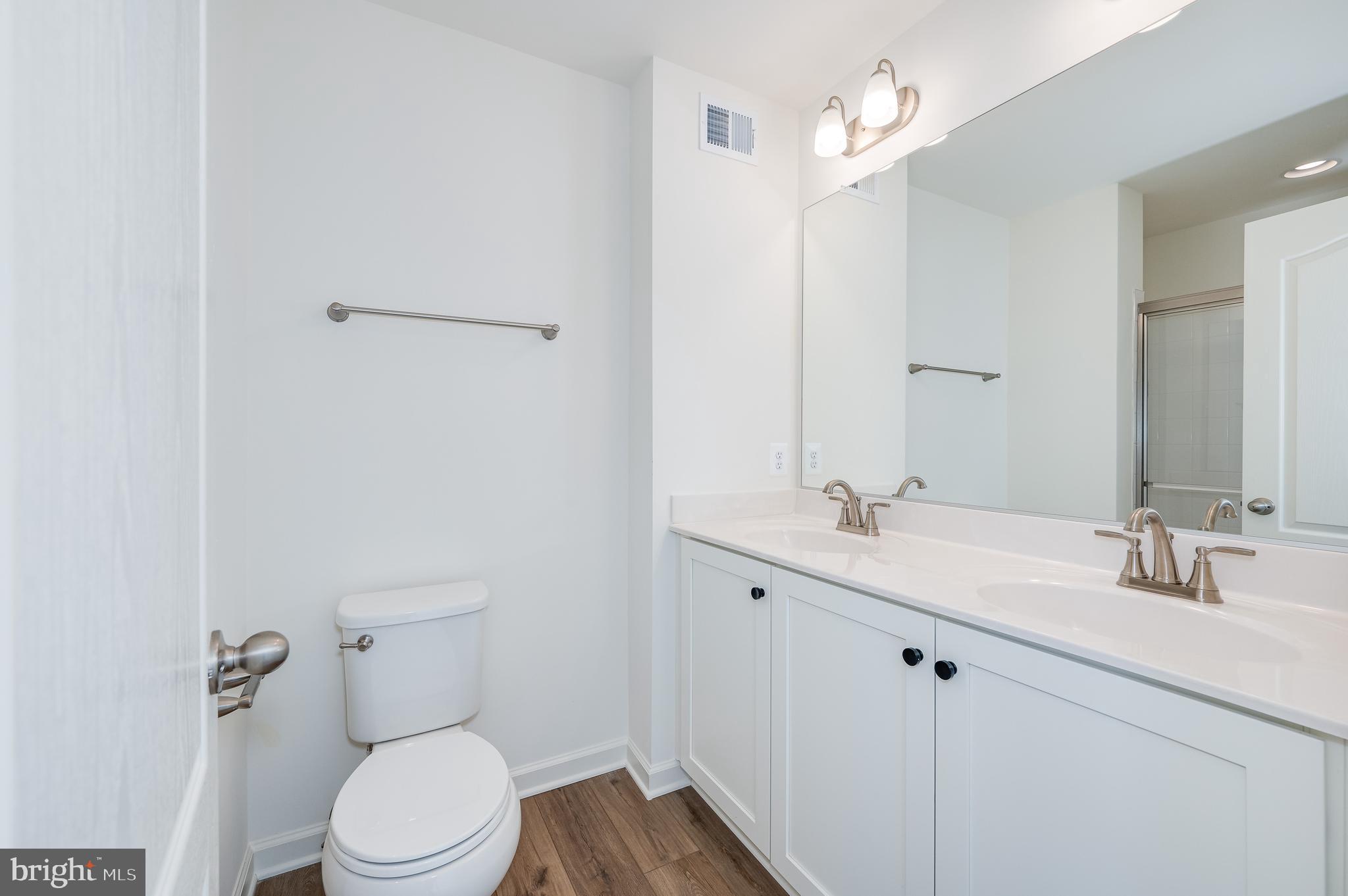 OVERLOOK AT RIVERSIDE TOWNHOMES - Residential Lease