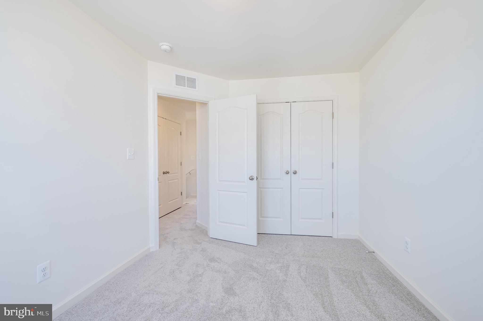 OVERLOOK AT RIVERSIDE TOWNHOMES - Residential Lease