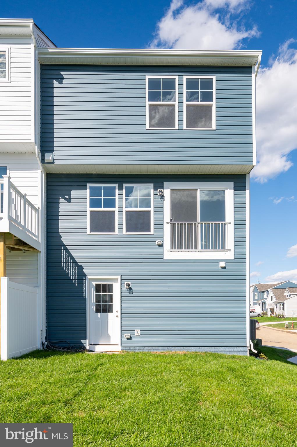 OVERLOOK AT RIVERSIDE TOWNHOMES - Residential Lease