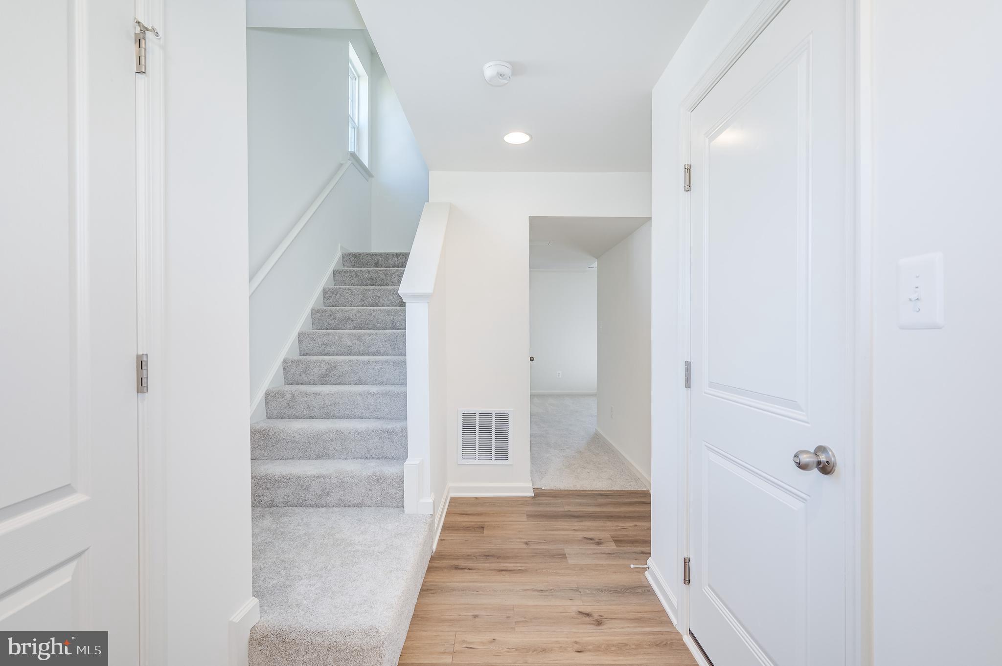 OVERLOOK AT RIVERSIDE TOWNHOMES - Residential Lease