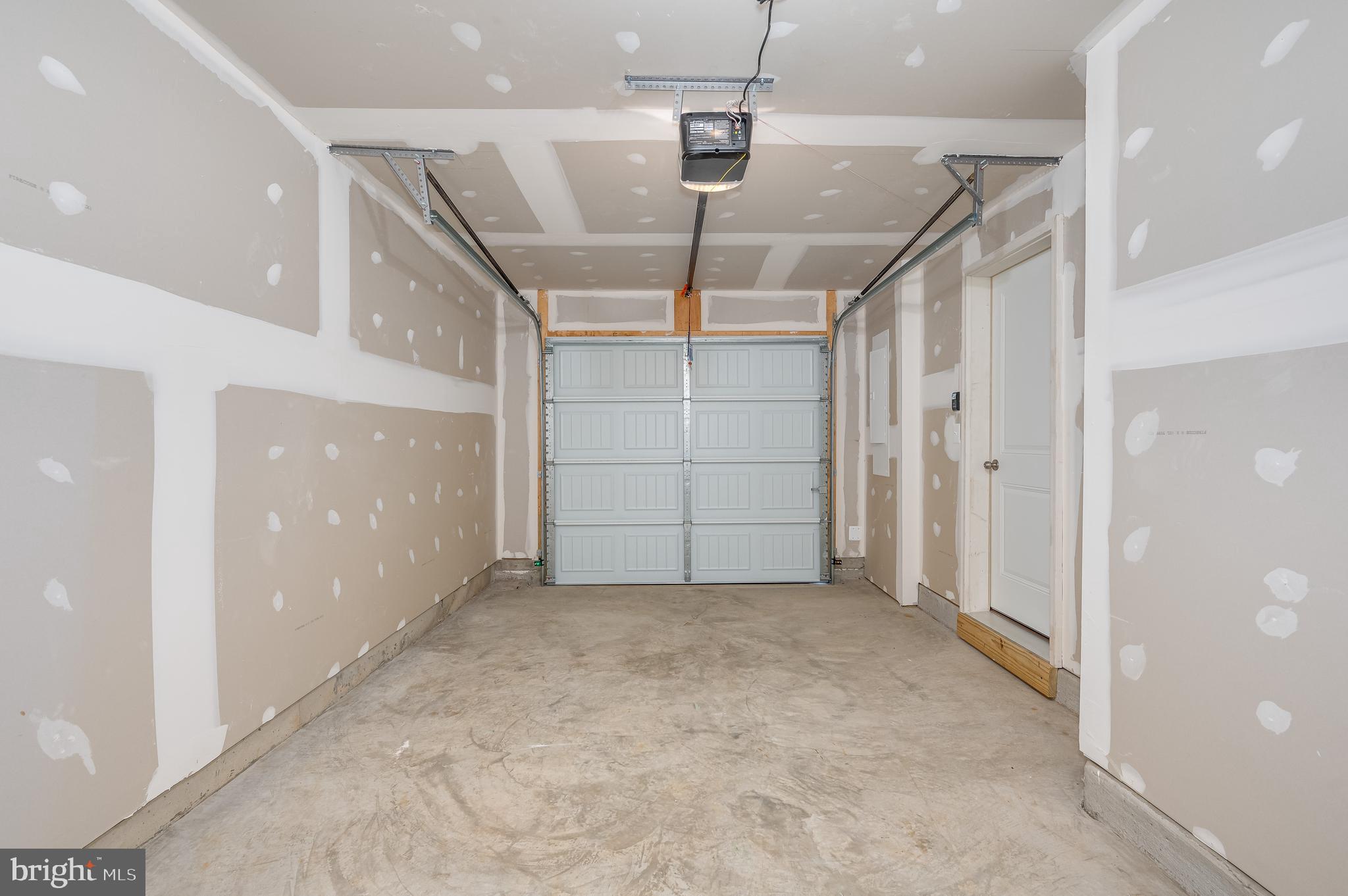 OVERLOOK AT RIVERSIDE TOWNHOMES - Residential Lease