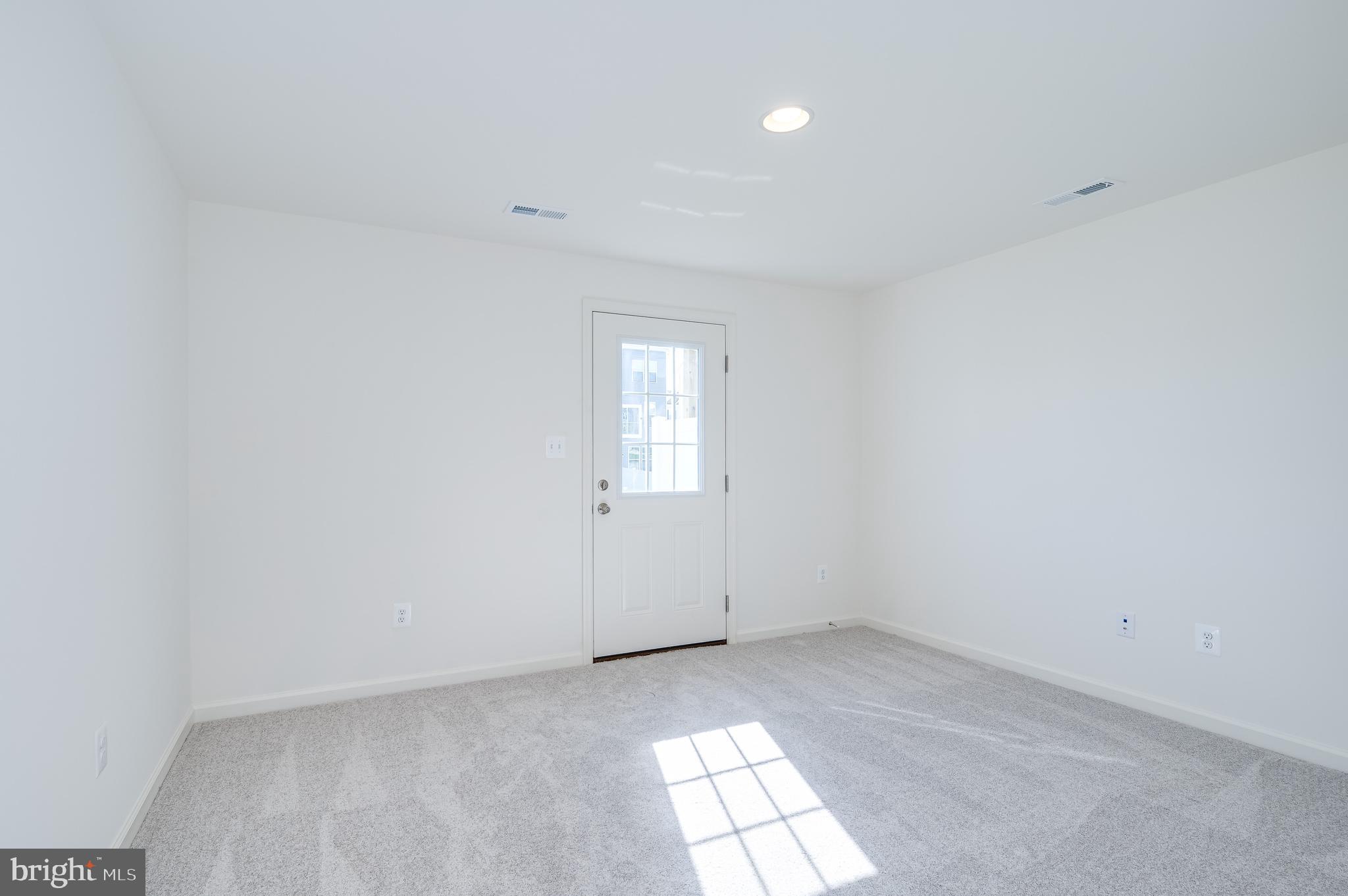 OVERLOOK AT RIVERSIDE TOWNHOMES - Residential Lease