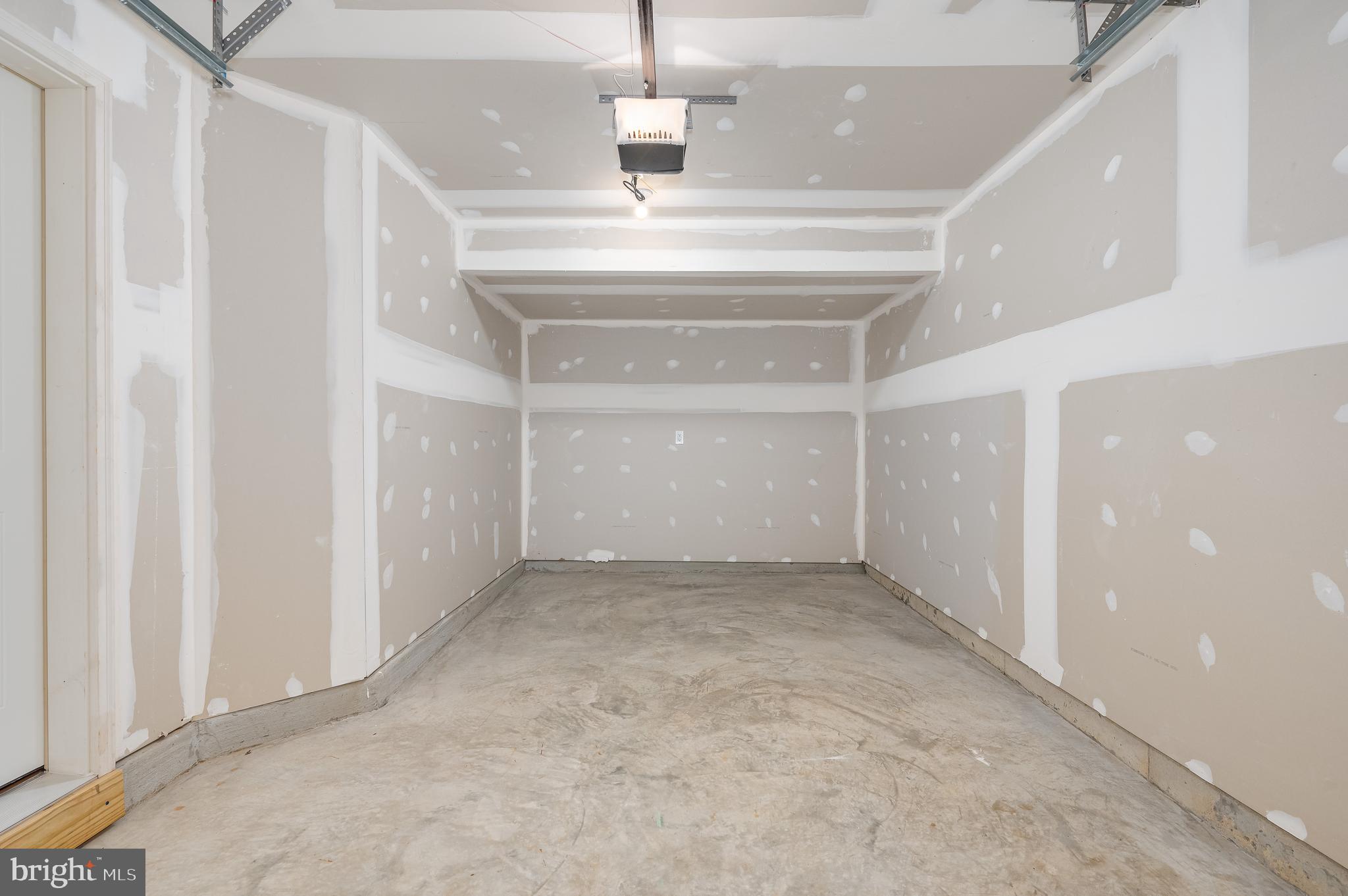 OVERLOOK AT RIVERSIDE TOWNHOMES - Residential Lease