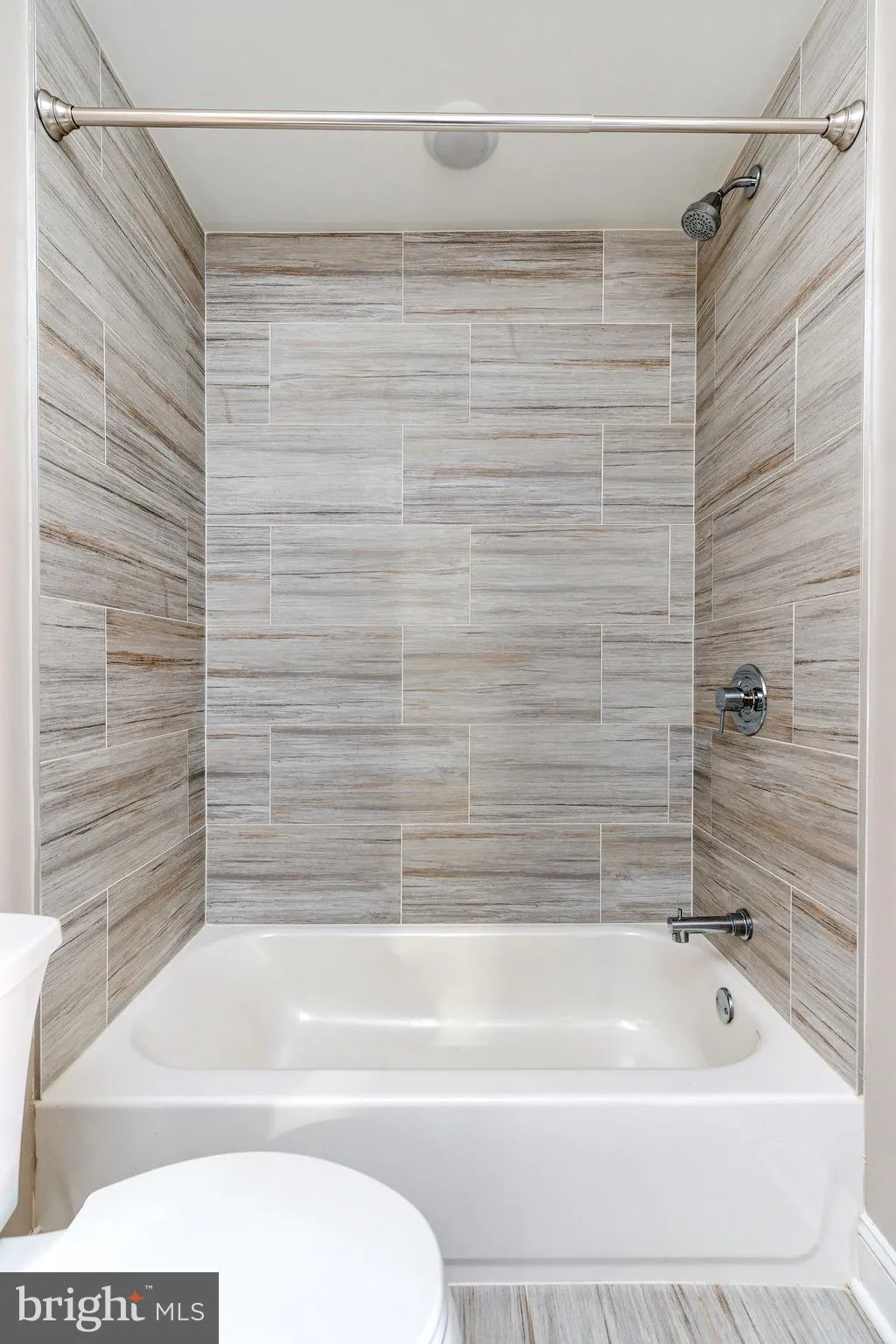 Philadelphia, Pennsylvania 19147, United States, 4 Bedrooms Bedrooms, ,3 BathroomsBathrooms,Residential,Contingent,49791