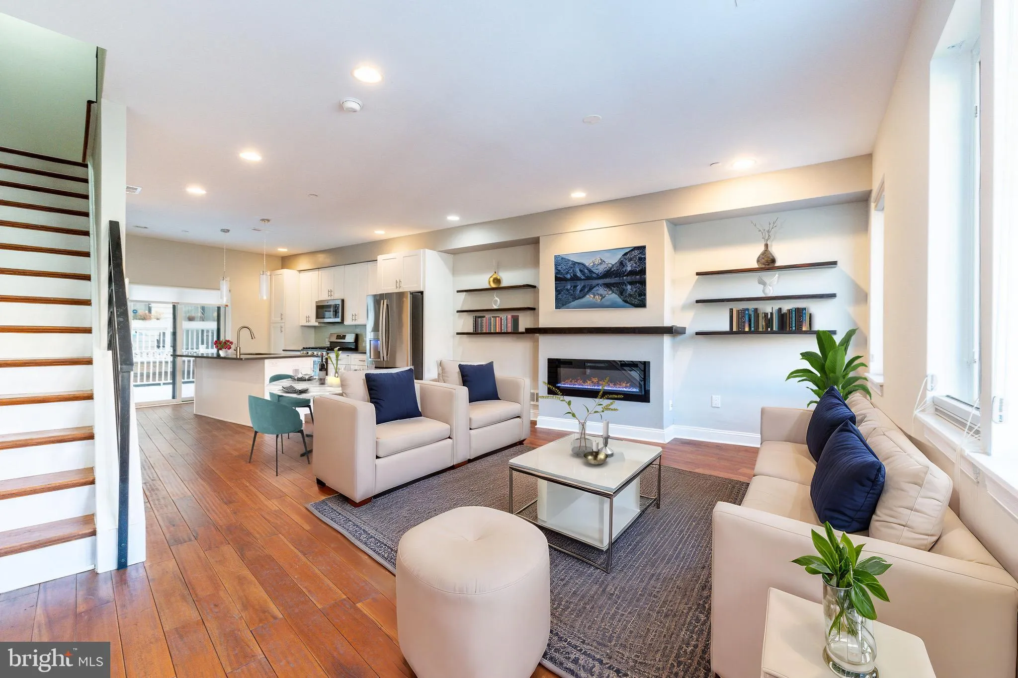 Philadelphia, Pennsylvania 19147, United States, 4 Bedrooms Bedrooms, ,3 BathroomsBathrooms,Residential,Contingent,49791