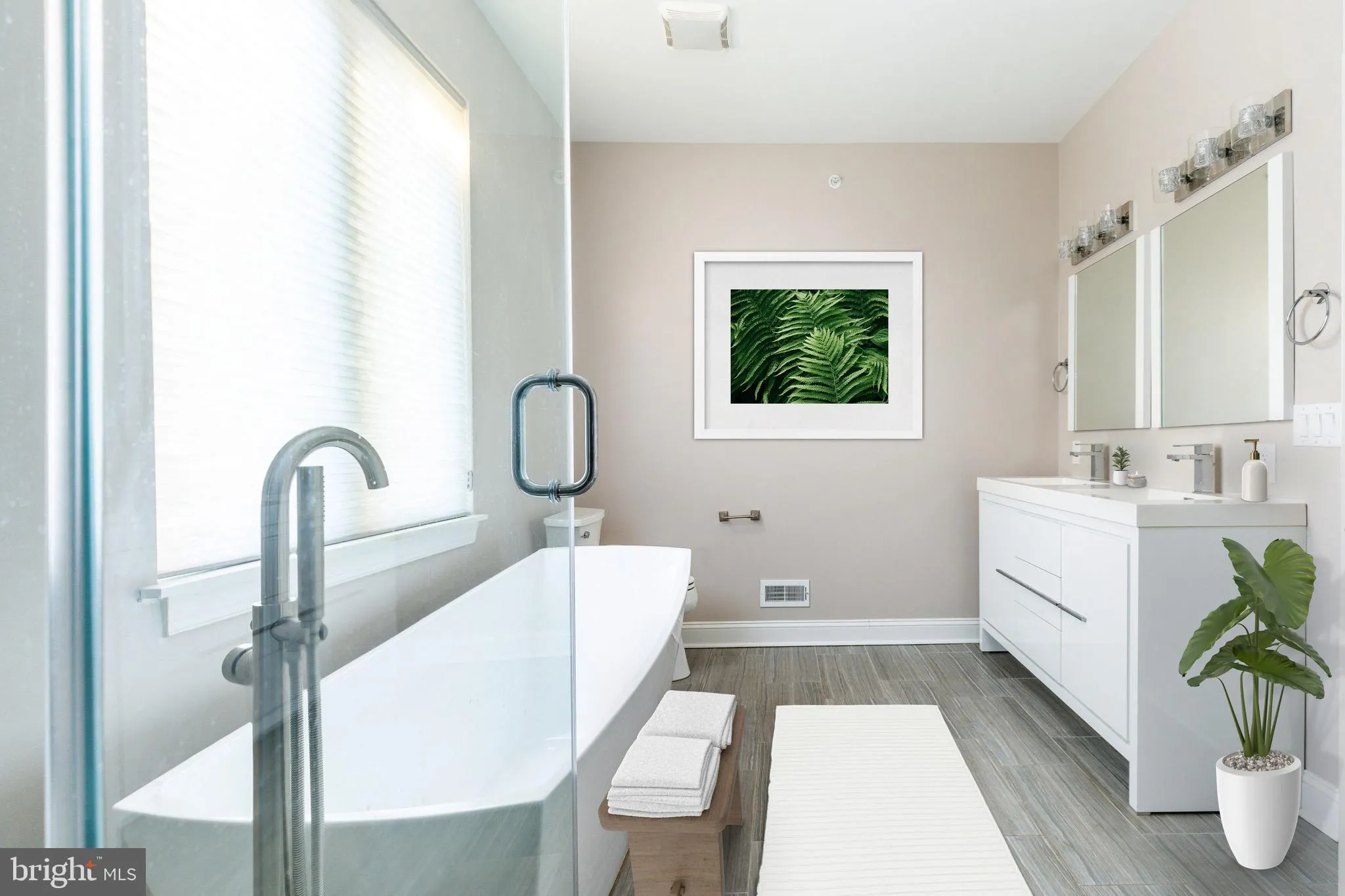 Philadelphia, Pennsylvania 19147, United States, 4 Bedrooms Bedrooms, ,3 BathroomsBathrooms,Residential,Contingent,49791