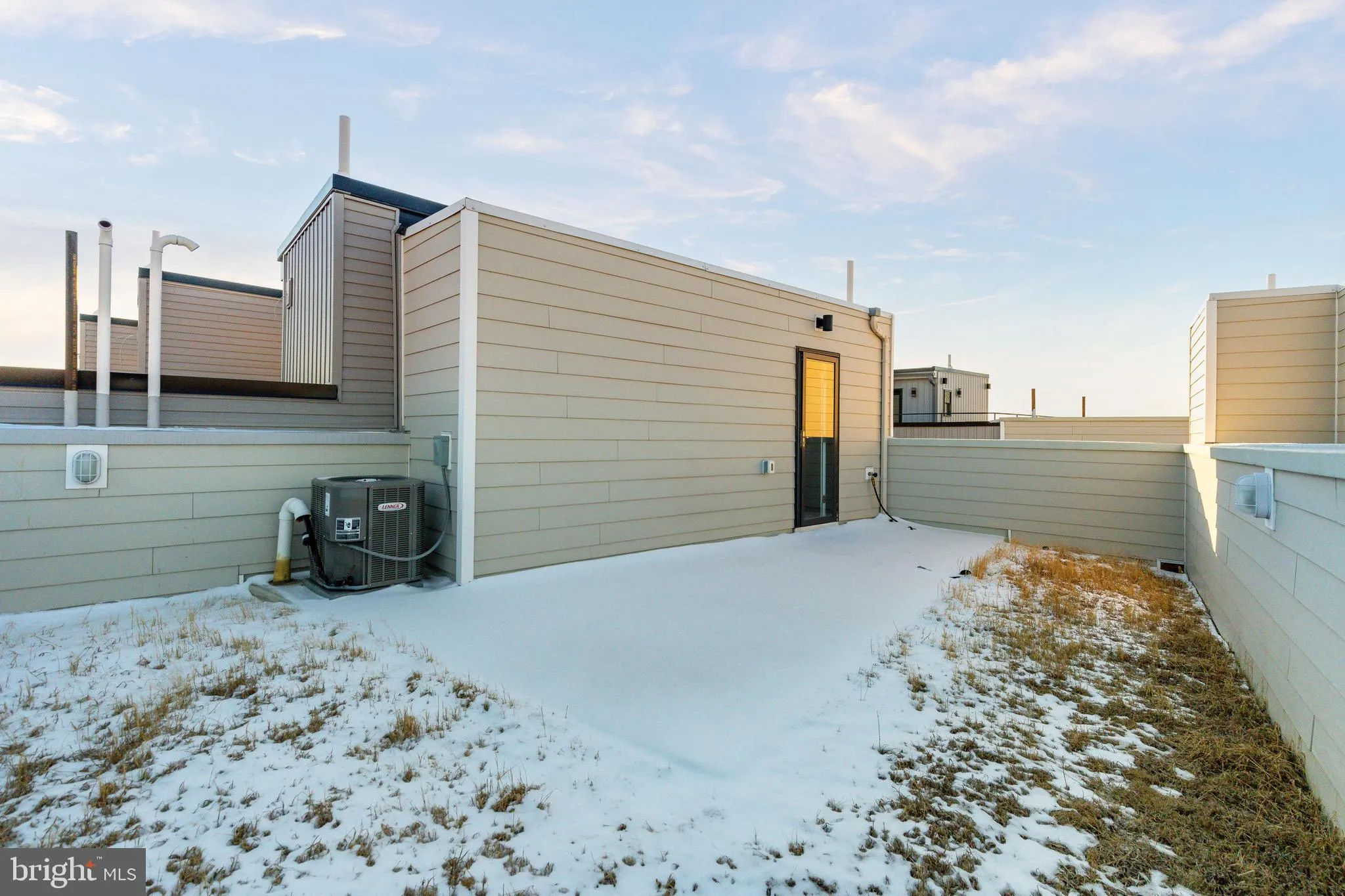 Philadelphia, Pennsylvania 19147, United States, 4 Bedrooms Bedrooms, ,3 BathroomsBathrooms,Residential,Contingent,49791