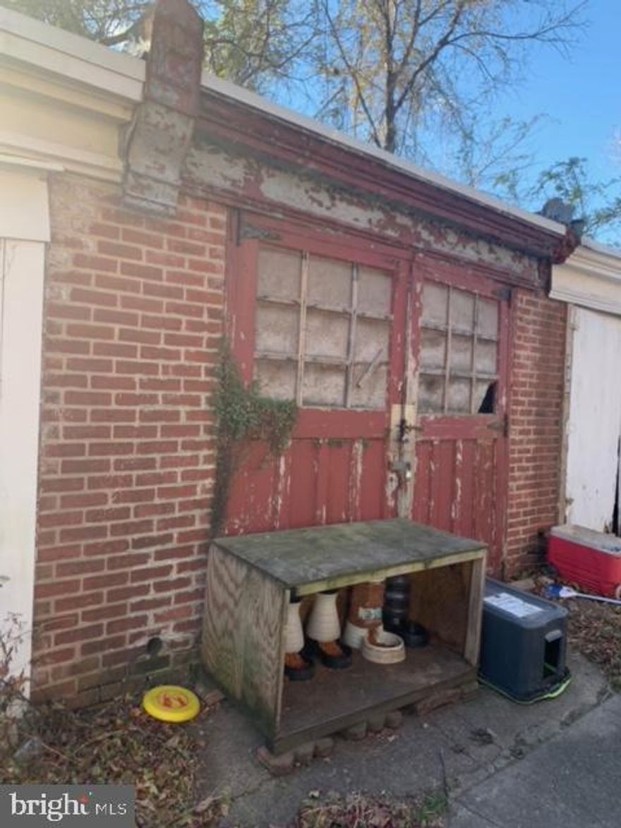 This is a single 220sq ft garage. Best for storage or park a car.