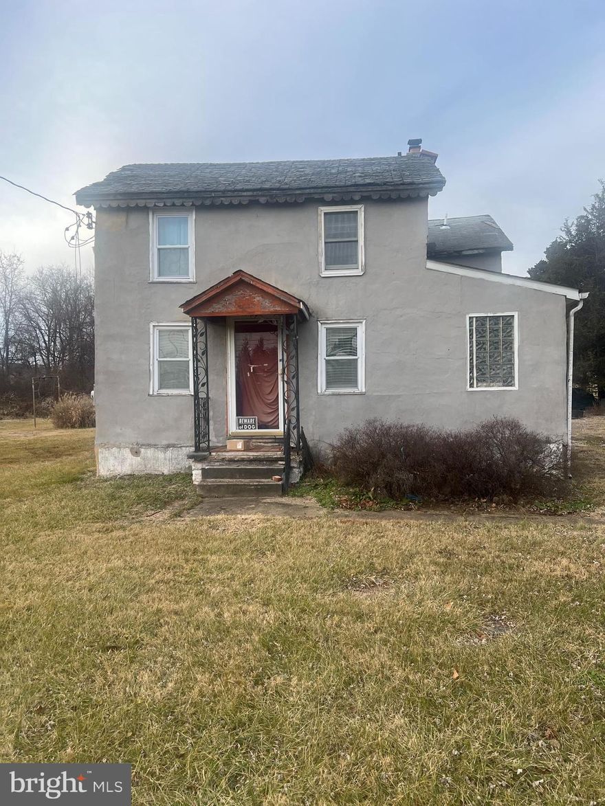 Investor Alert! Great investment opportunity in Newark with this 4-bedroom, 2-bathroom property. While it requires renovation, it’s an ideal choice for a flipper or landlord etc. This cash sale is offered in its as-is condition, and the buyer is responsible for the cleanout. Contact Janique Rosado 302-561 2818 for access to the property.