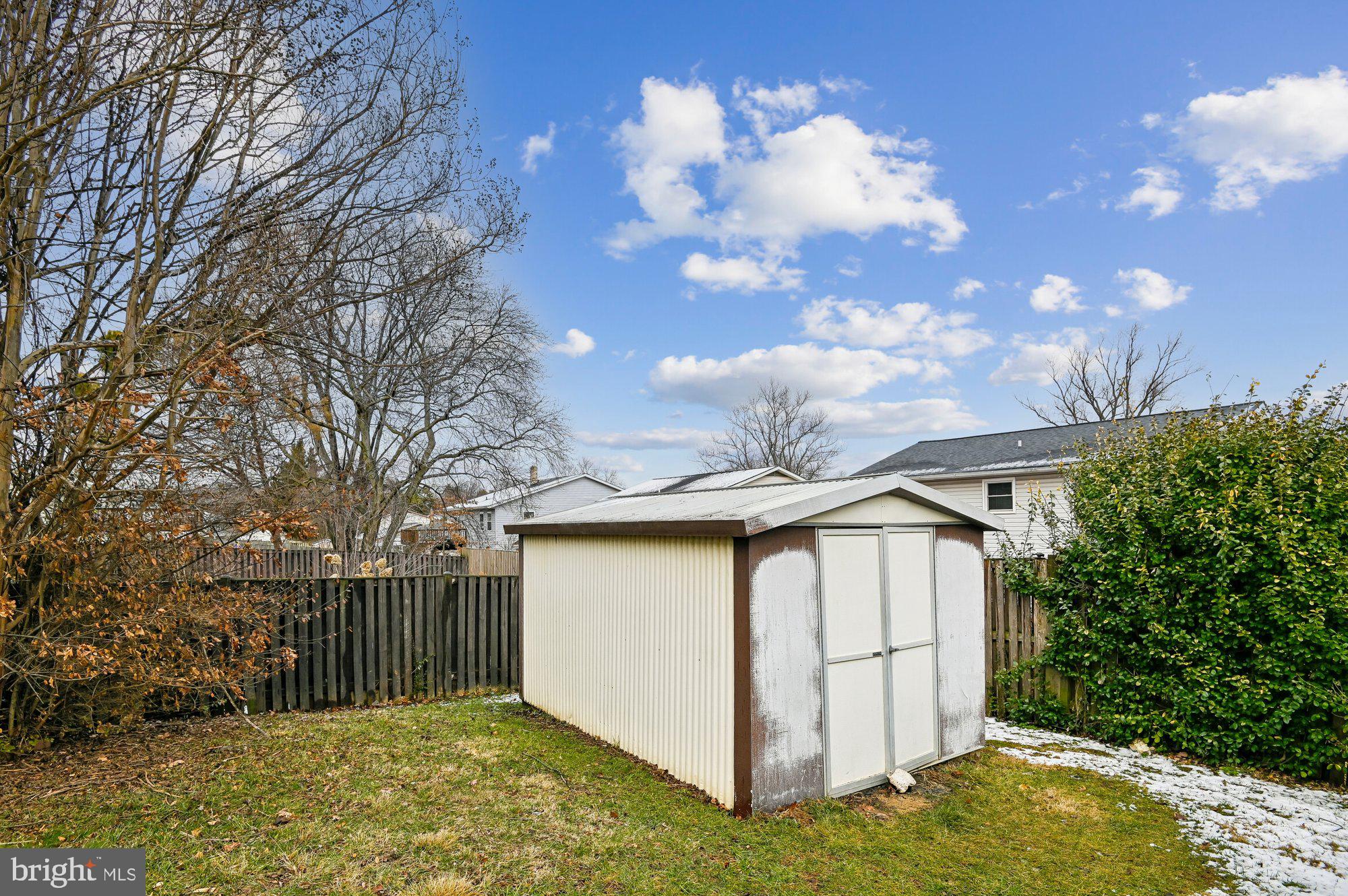 FOUR SEASONS ESTATES - Residential