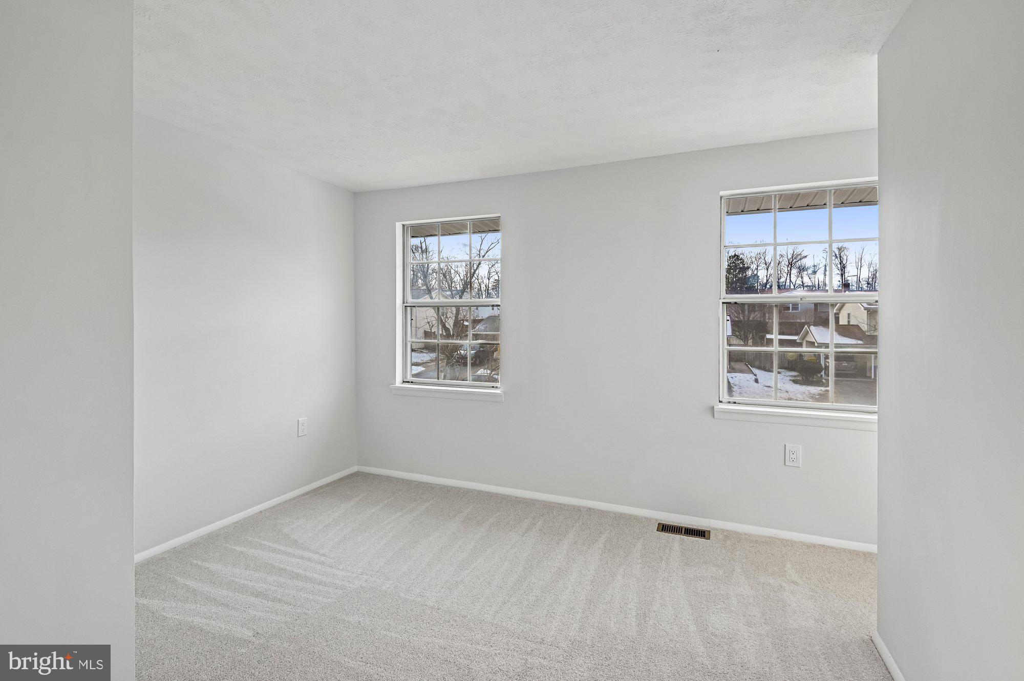 FOUR SEASONS ESTATES - Residential