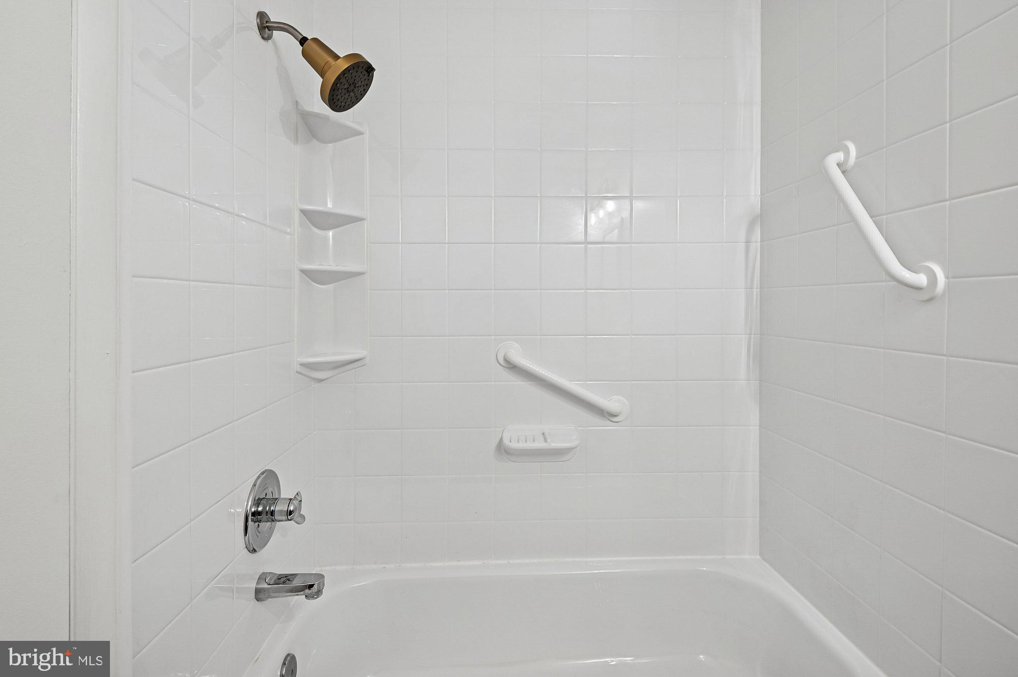 FOUR SEASONS ESTATES - Residential