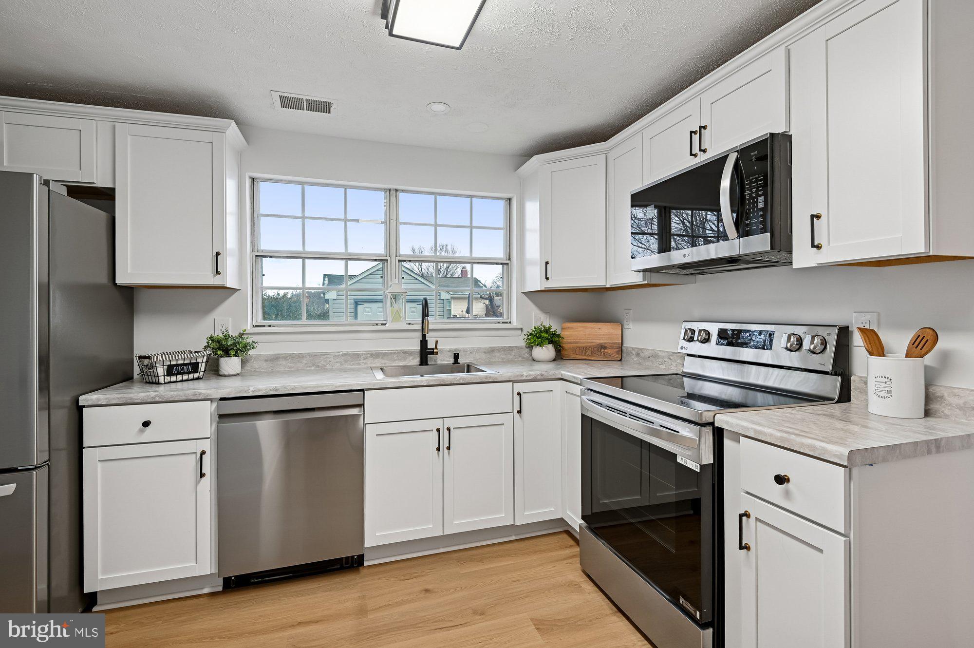 FOUR SEASONS ESTATES - Residential