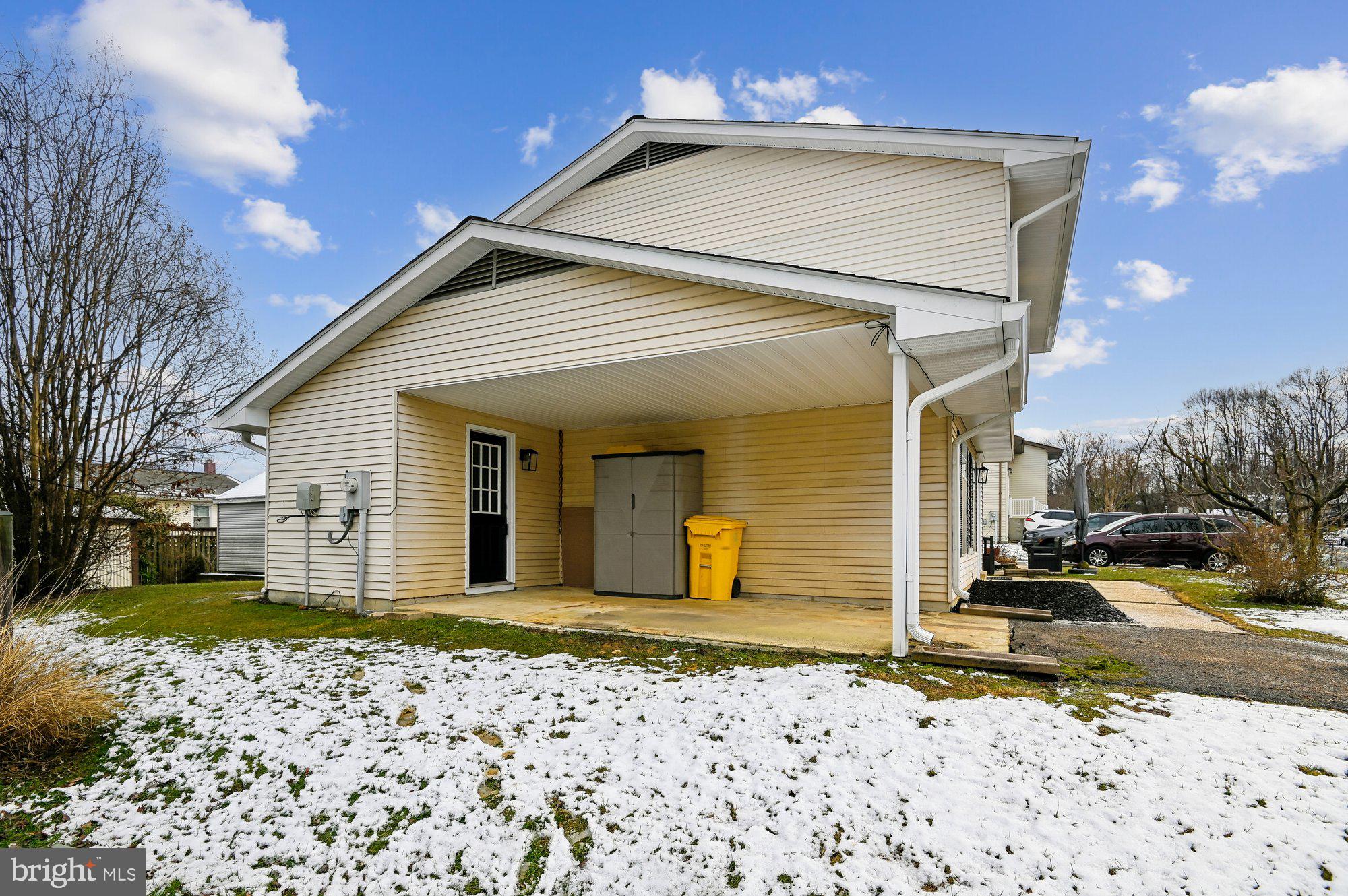 FOUR SEASONS ESTATES - Residential