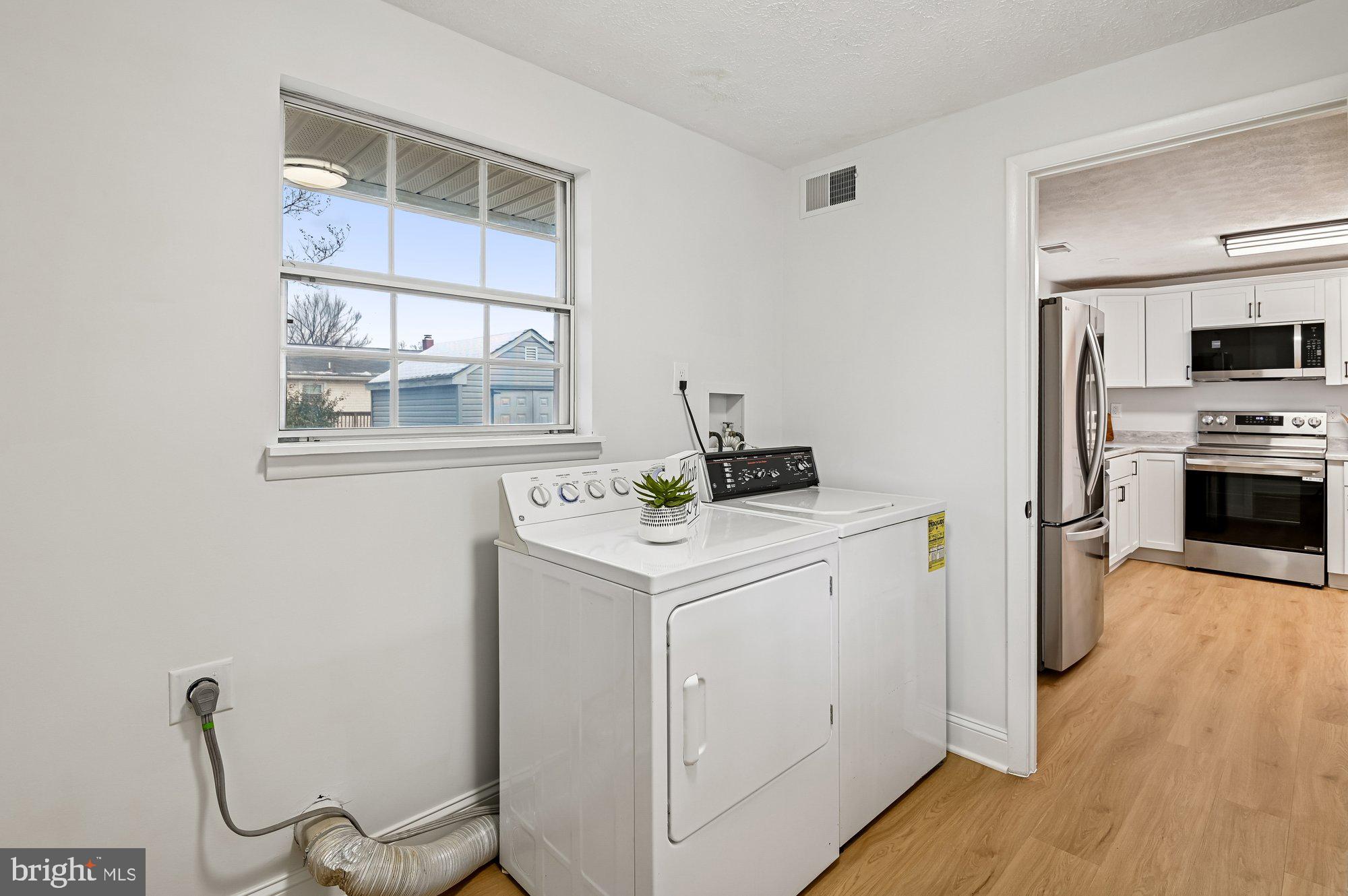 FOUR SEASONS ESTATES - Residential