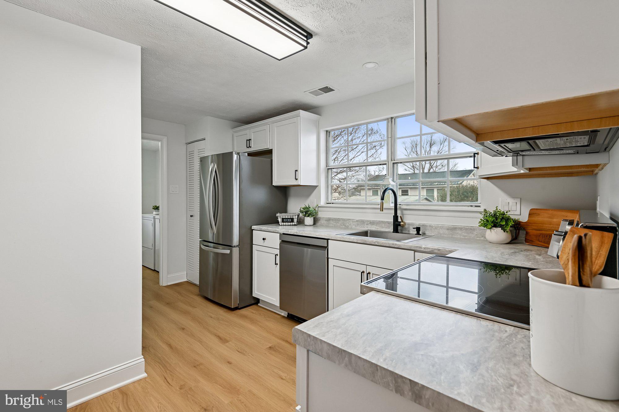 FOUR SEASONS ESTATES - Residential