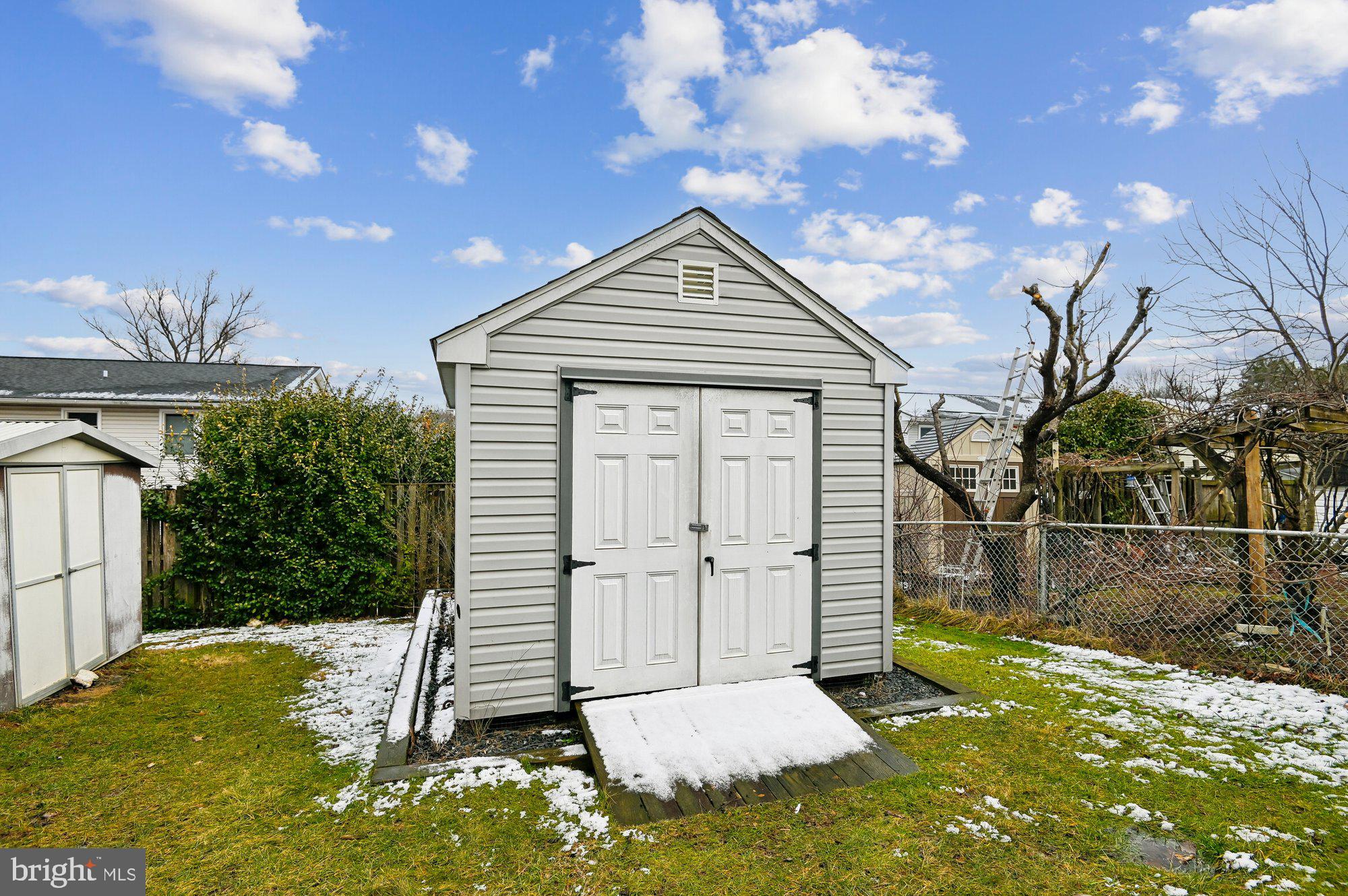 FOUR SEASONS ESTATES - Residential