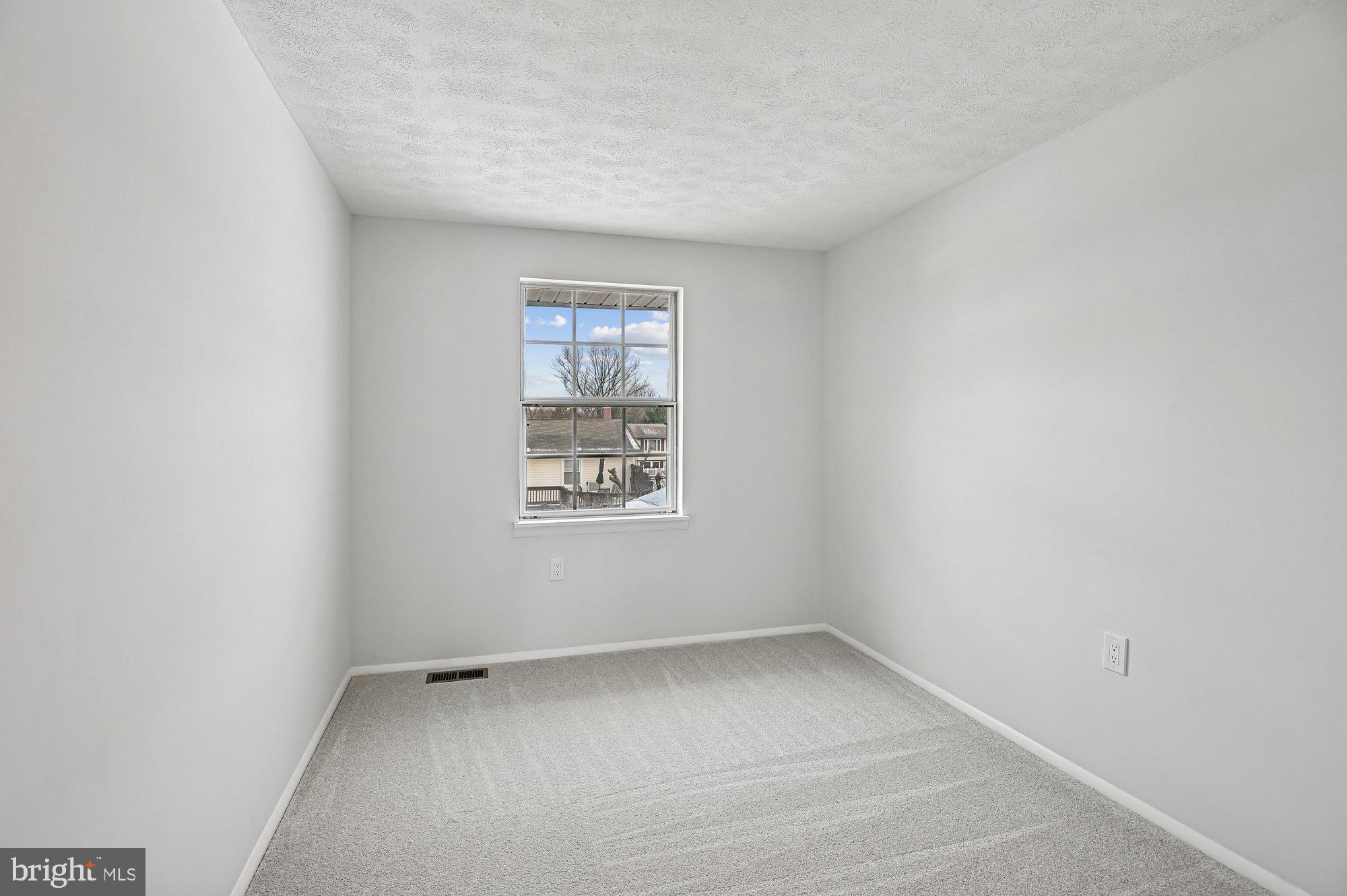 FOUR SEASONS ESTATES - Residential