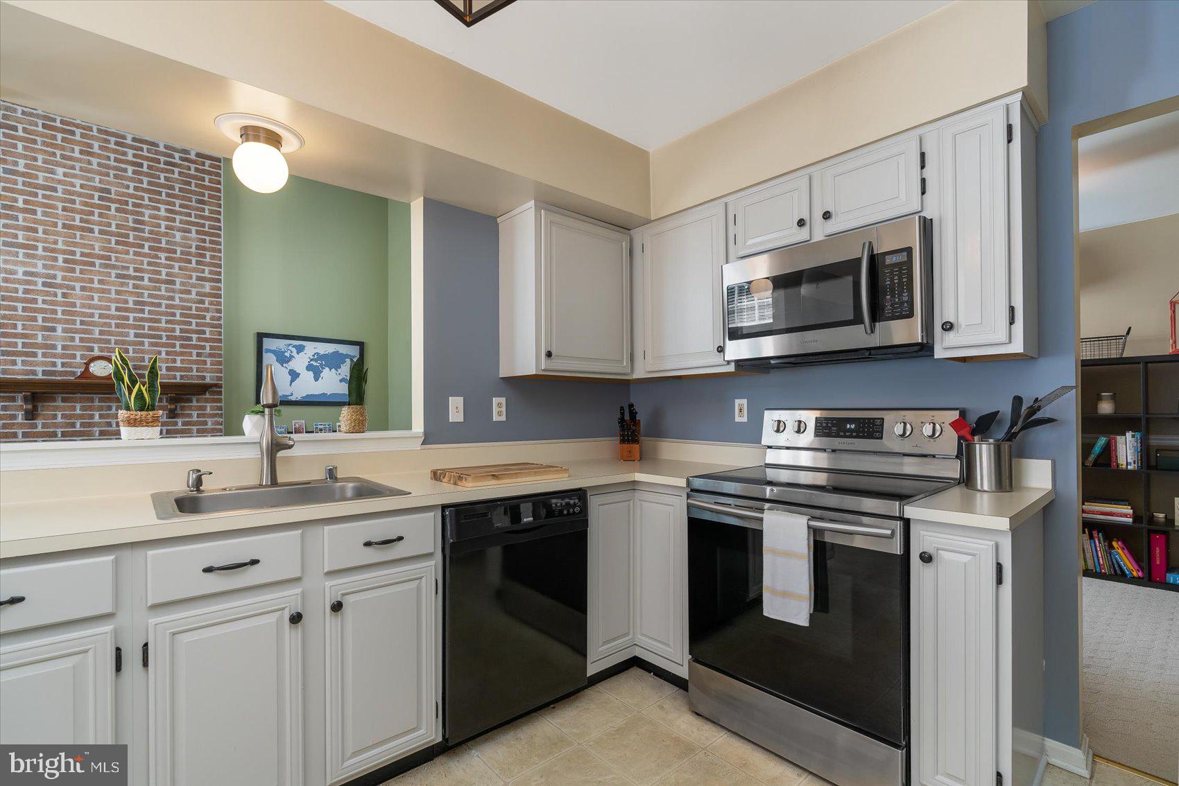 BROOKHURST - Residential