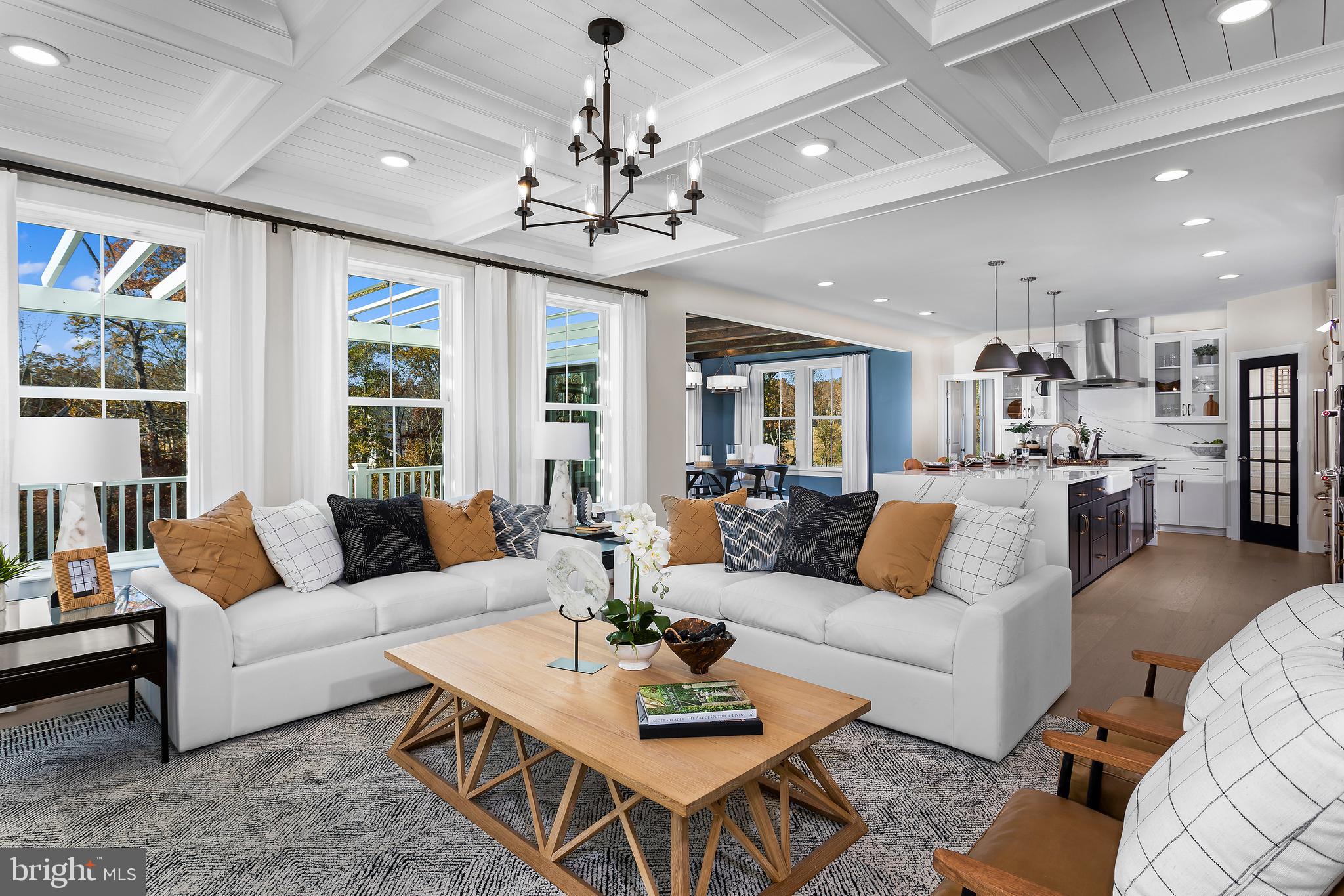 SOUTH LAKE - Residential