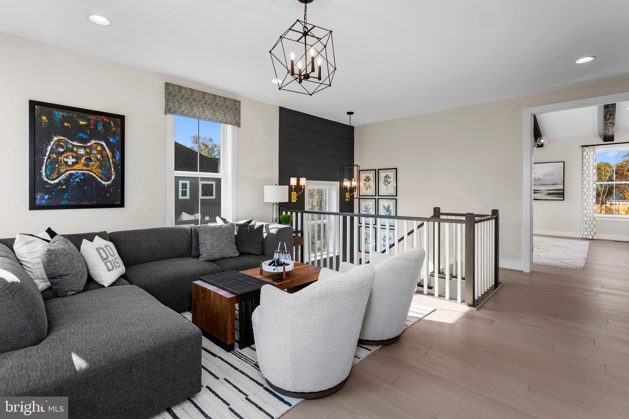 SOUTH LAKE - Residential