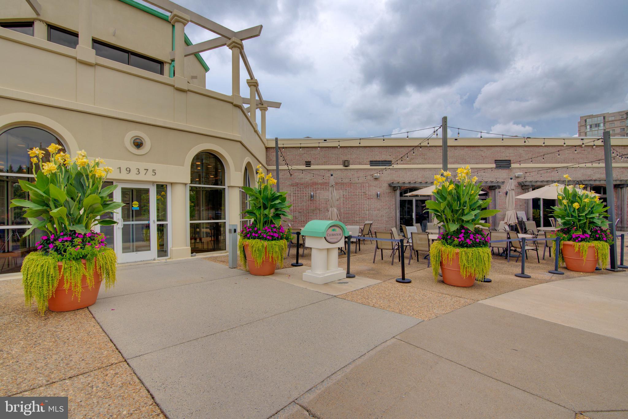 LANSDOWNE WOODS - Residential