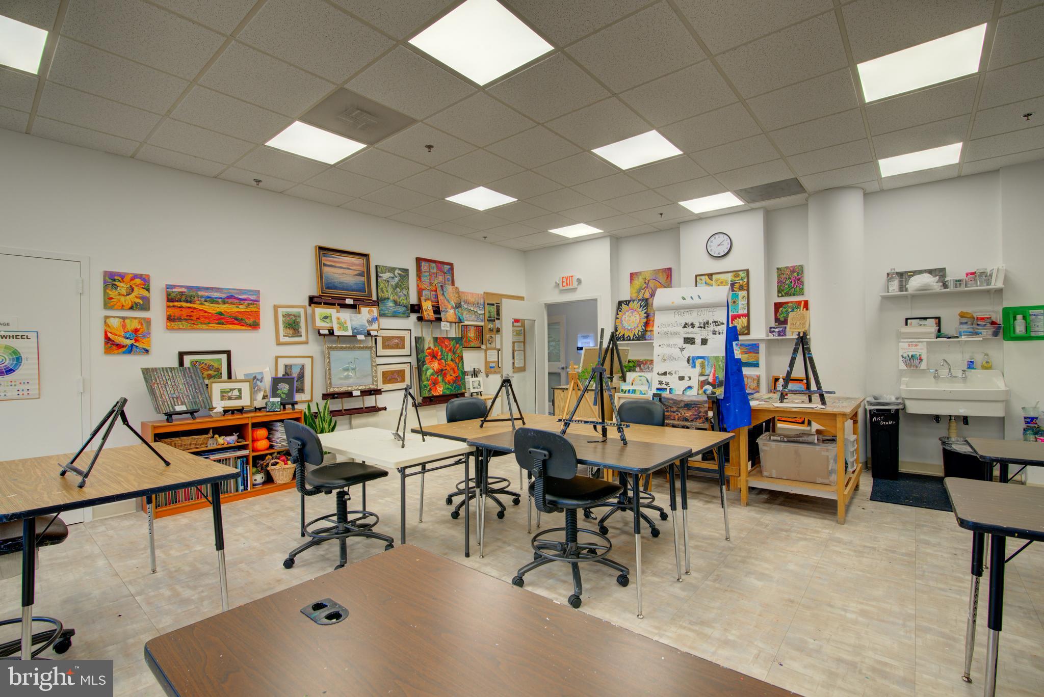 LANSDOWNE WOODS - Residential