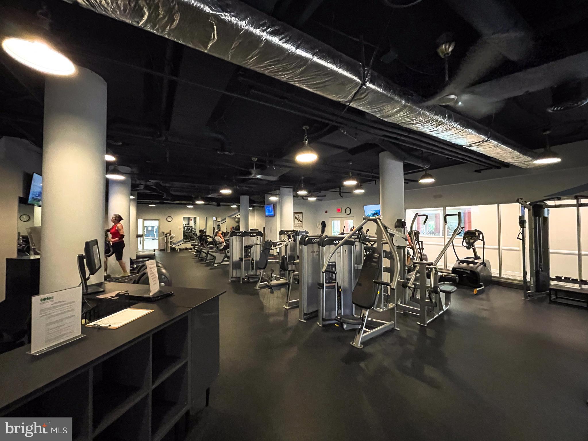 LANSDOWNE WOODS - Residential