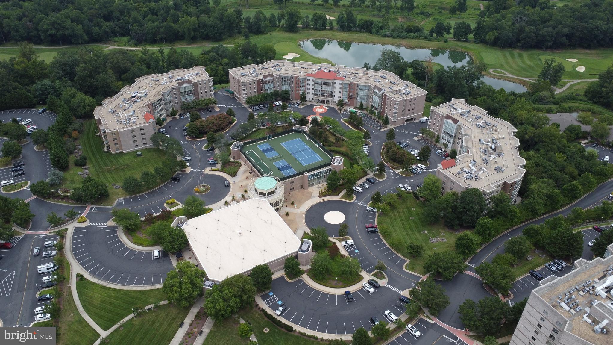 LANSDOWNE WOODS - Residential