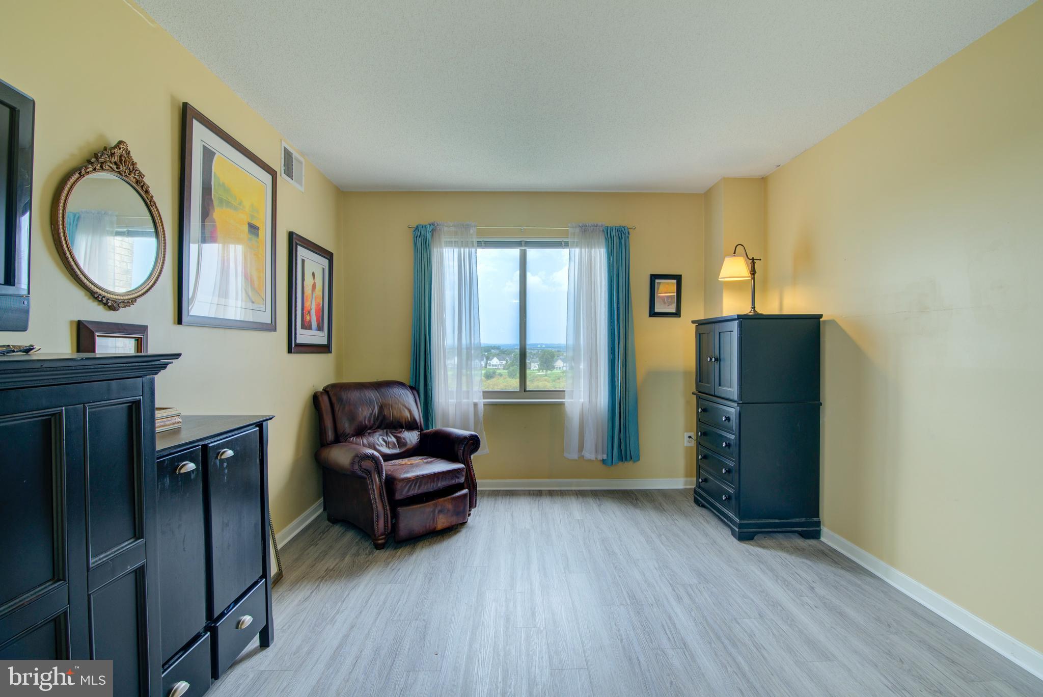 LANSDOWNE WOODS - Residential