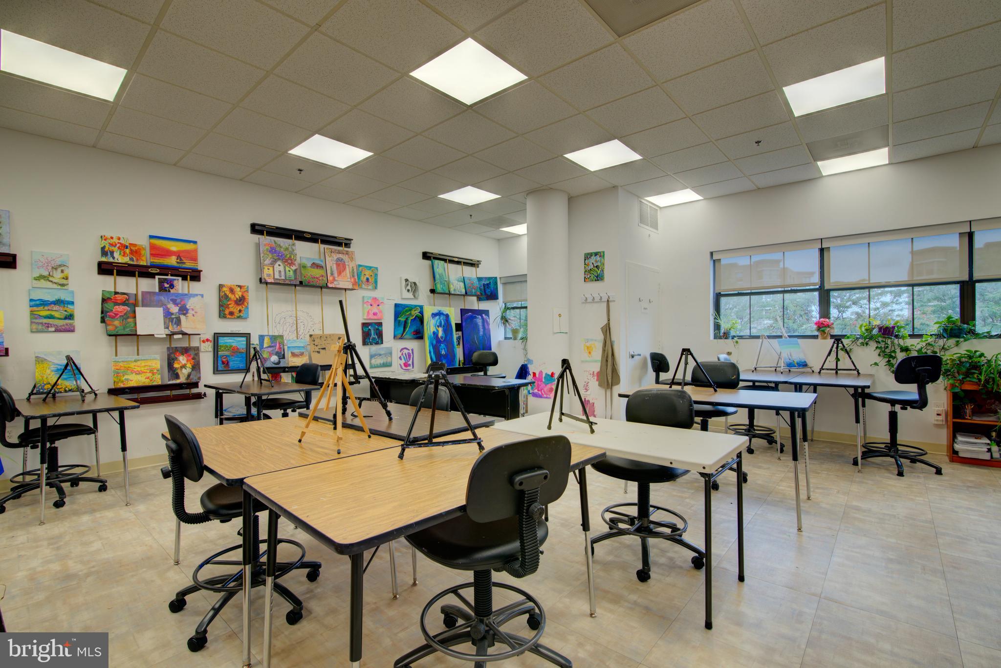 LANSDOWNE WOODS - Residential