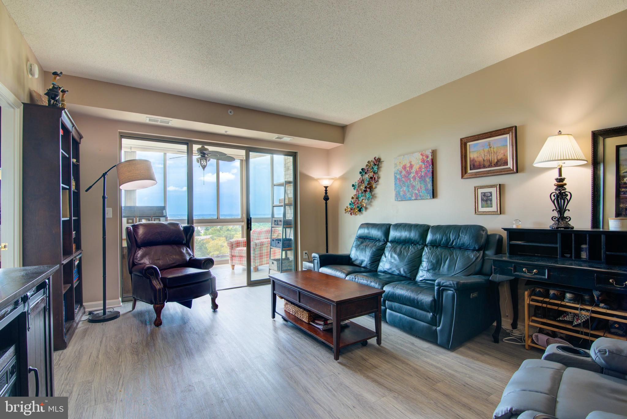 LANSDOWNE WOODS - Residential